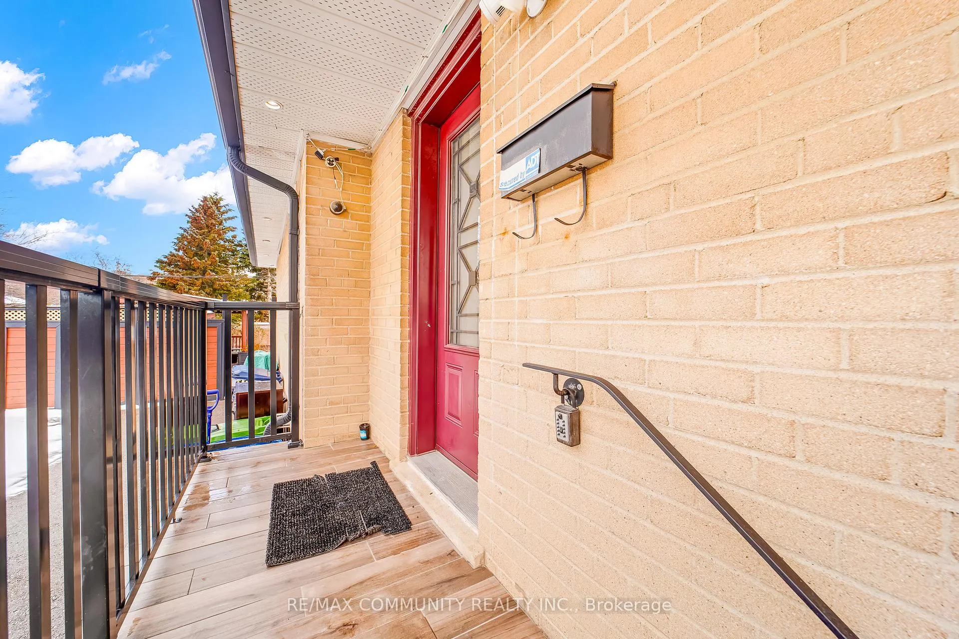 Photo 5 of 24 Hurley Crescent, Scarborough, Bendale — HOMEH