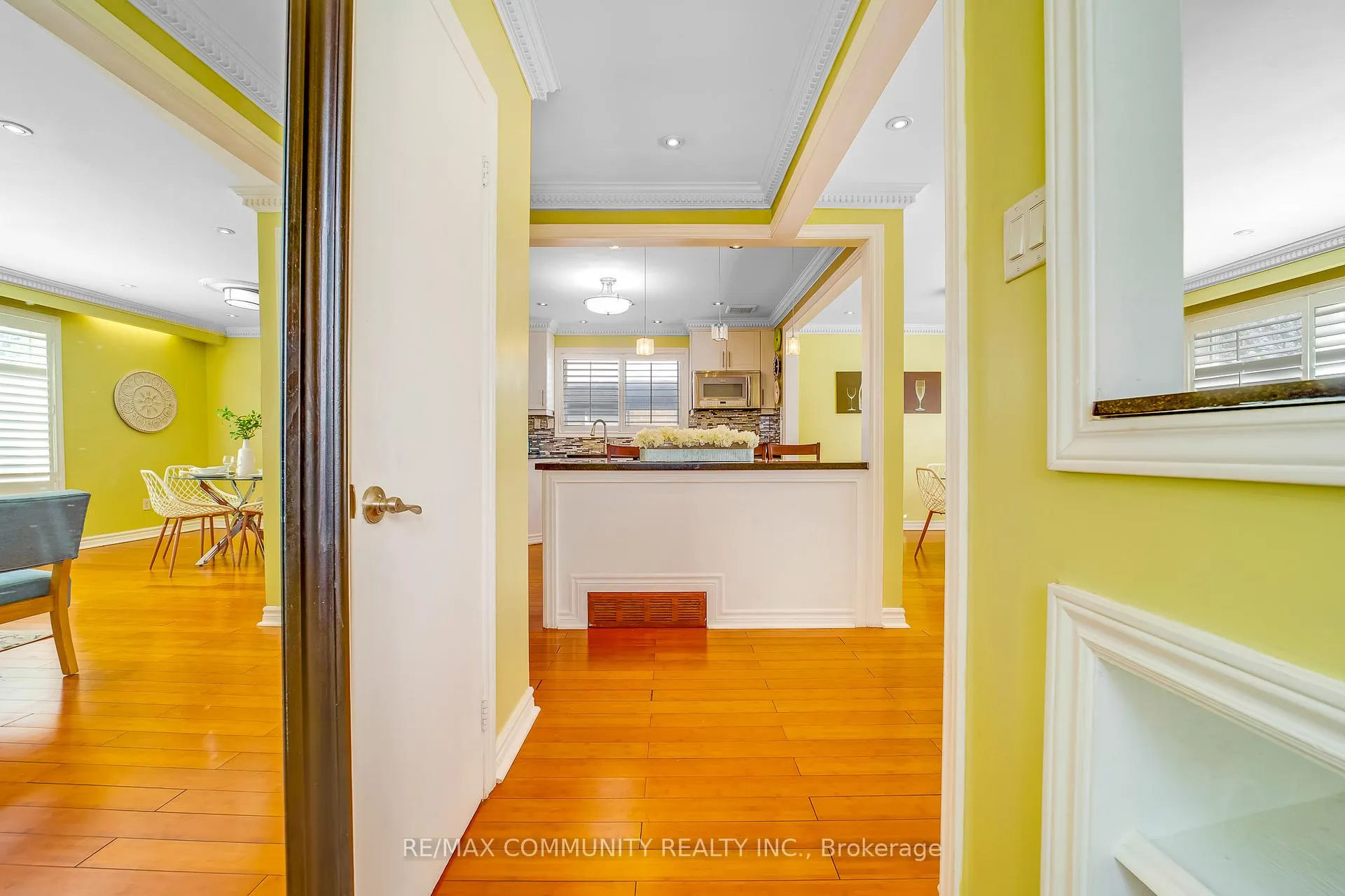 Photo 7 of 24 Hurley Crescent, Scarborough, Bendale — HOMEH