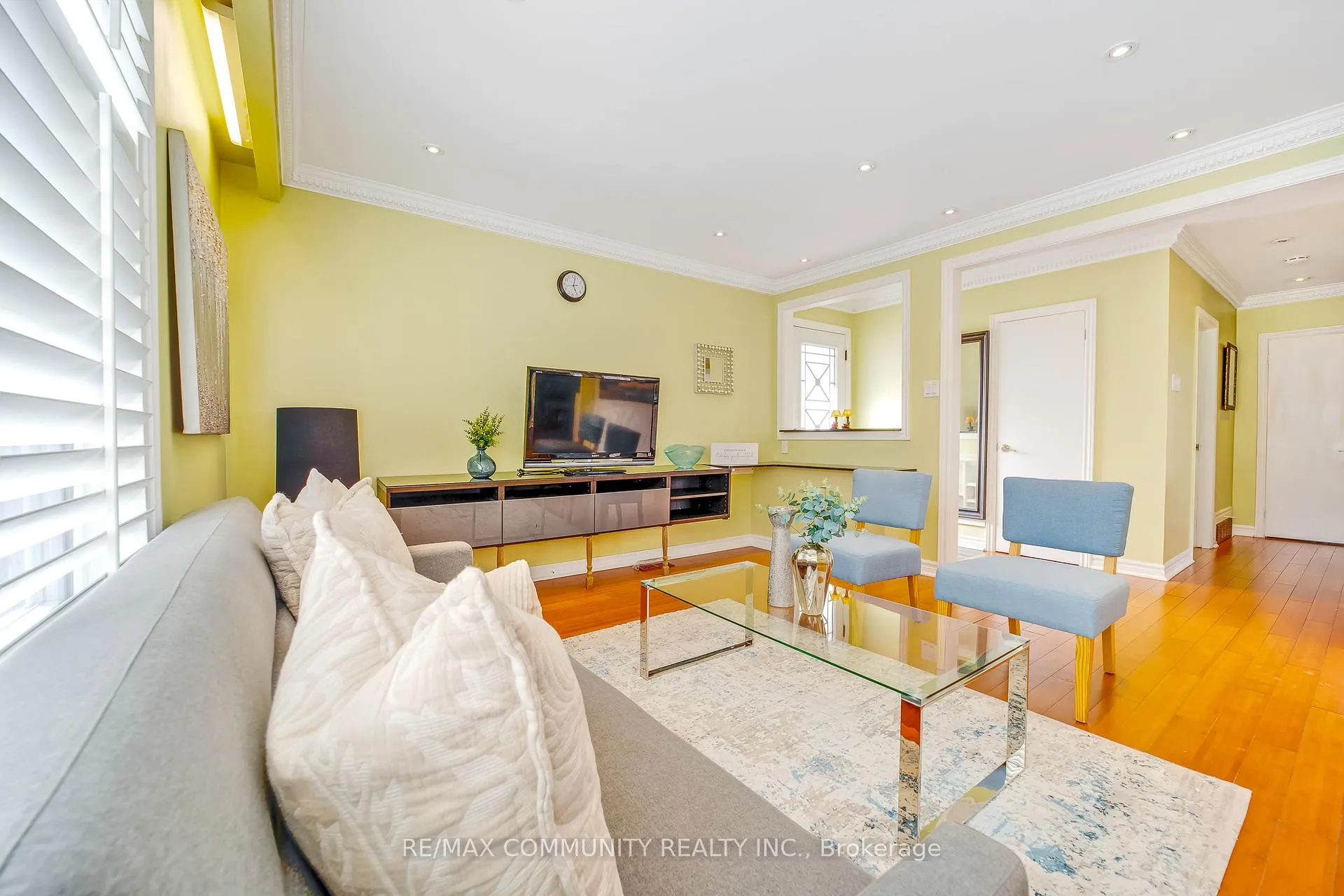 Photo 9 of 24 Hurley Crescent, Scarborough, Bendale — HOMEH