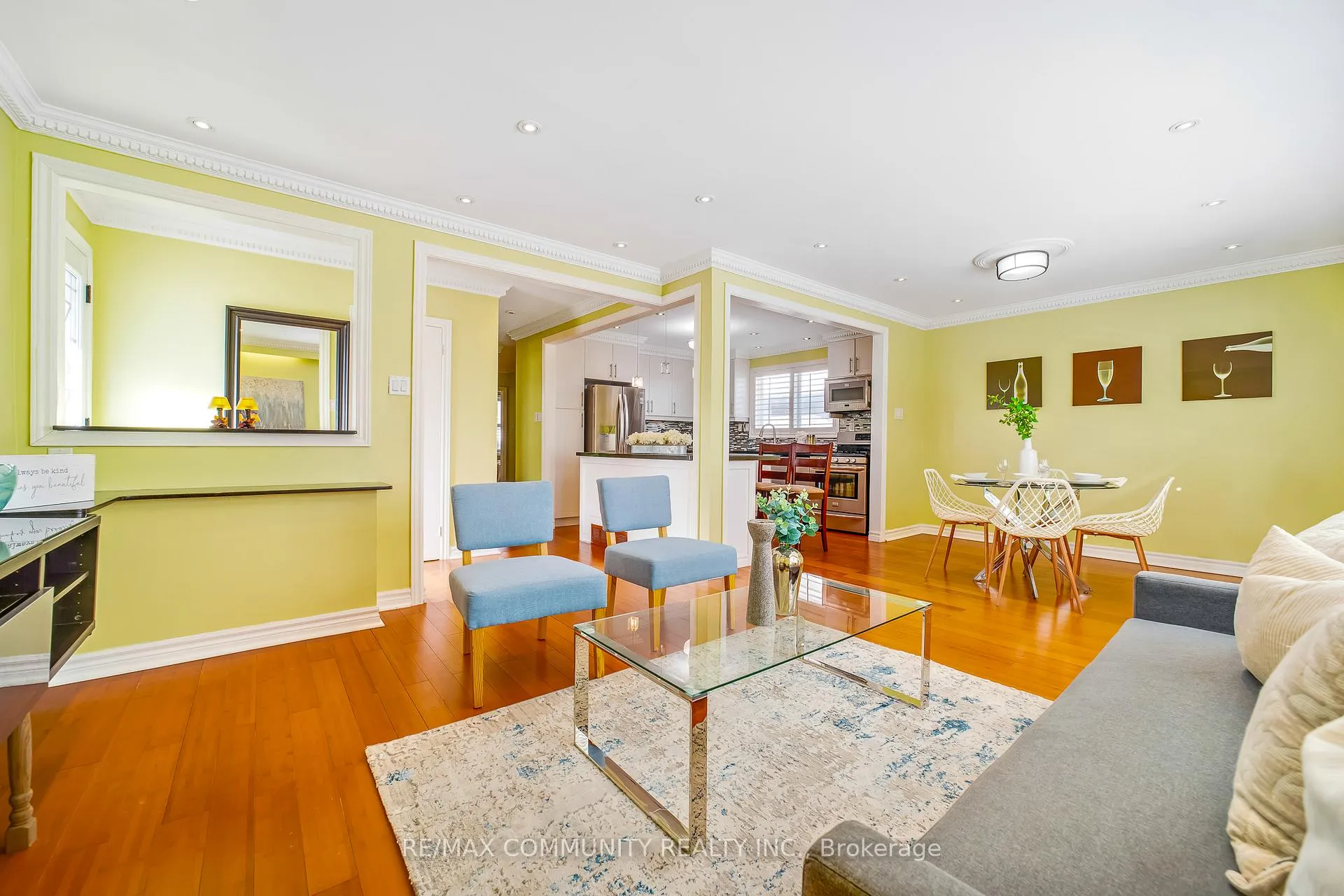 Photo 10 of 24 Hurley Crescent, Scarborough, Bendale — HOMEH