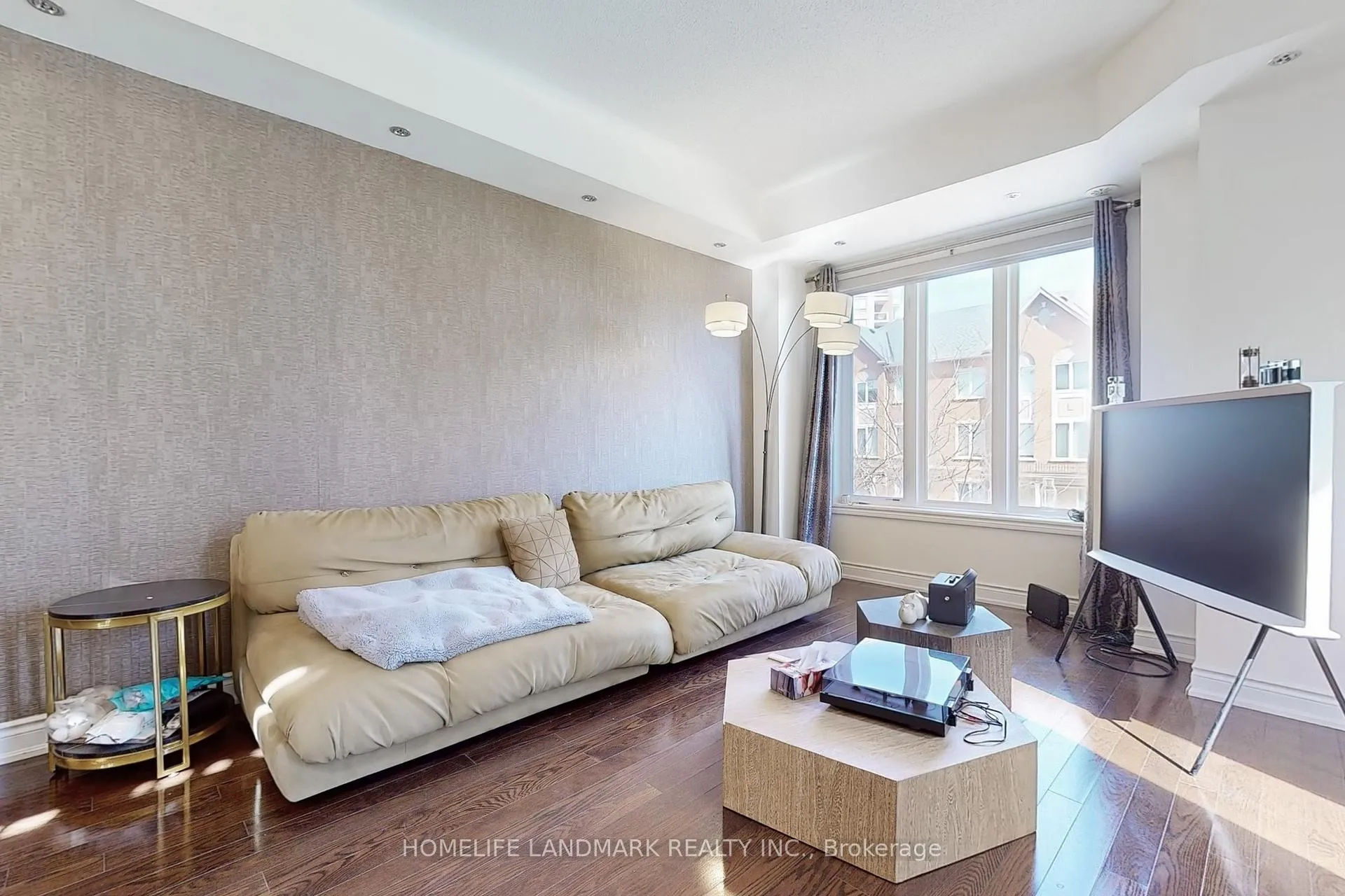 Photo 2 of 231 South Park Road, Markham, Commerce Valley — HOMEH