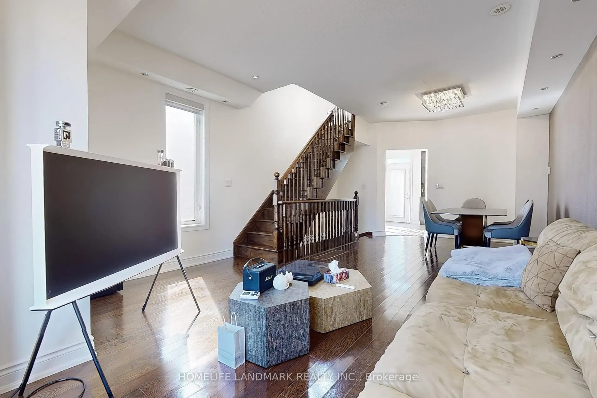 Photo 6 of 231 South Park Road, Markham, Commerce Valley — HOMEH