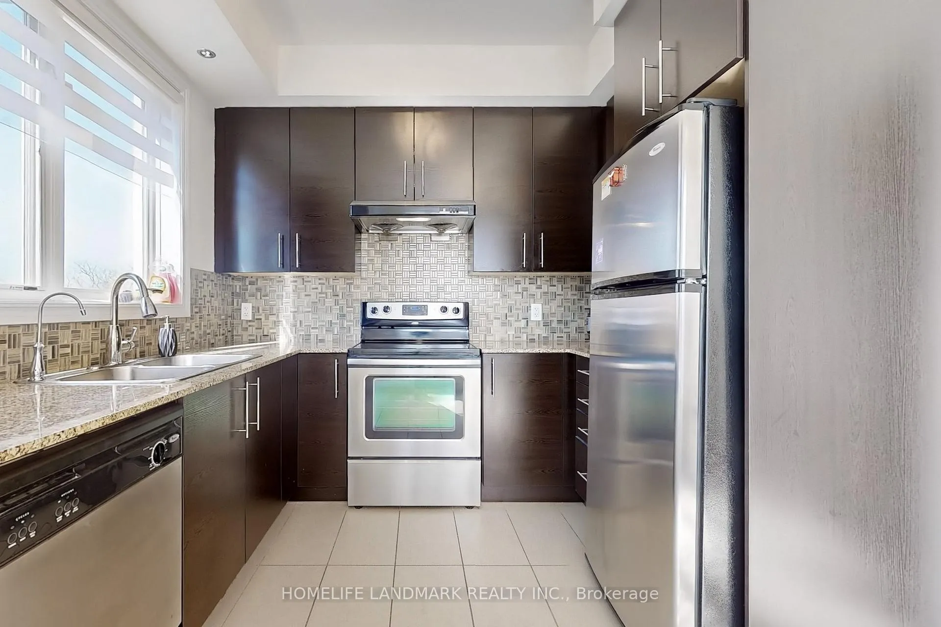 Photo 10 of 231 South Park Road, Markham, Commerce Valley — HOMEH