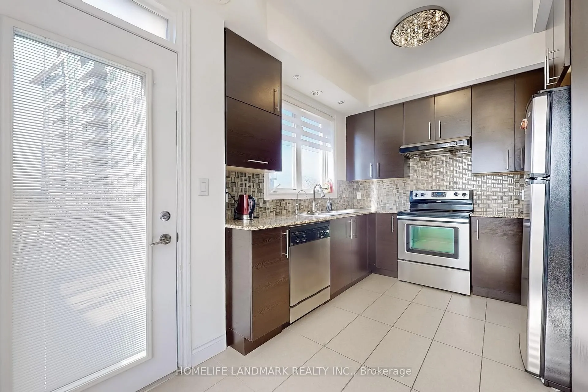 Photo 11 of 231 South Park Road, Markham, Commerce Valley — HOMEH