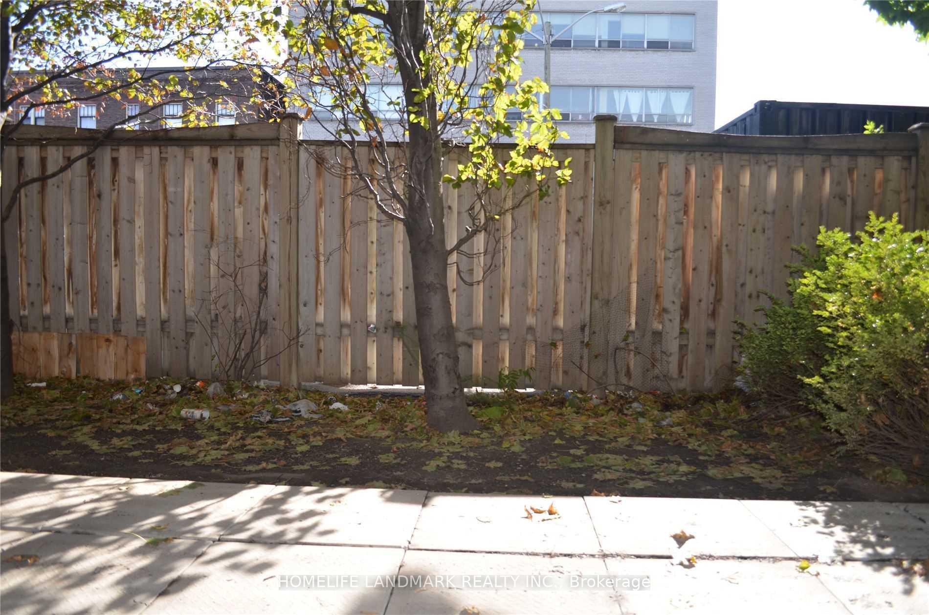 Photo 4 of 15 Annex Lane, Toronto, The Annex — HOMEH
