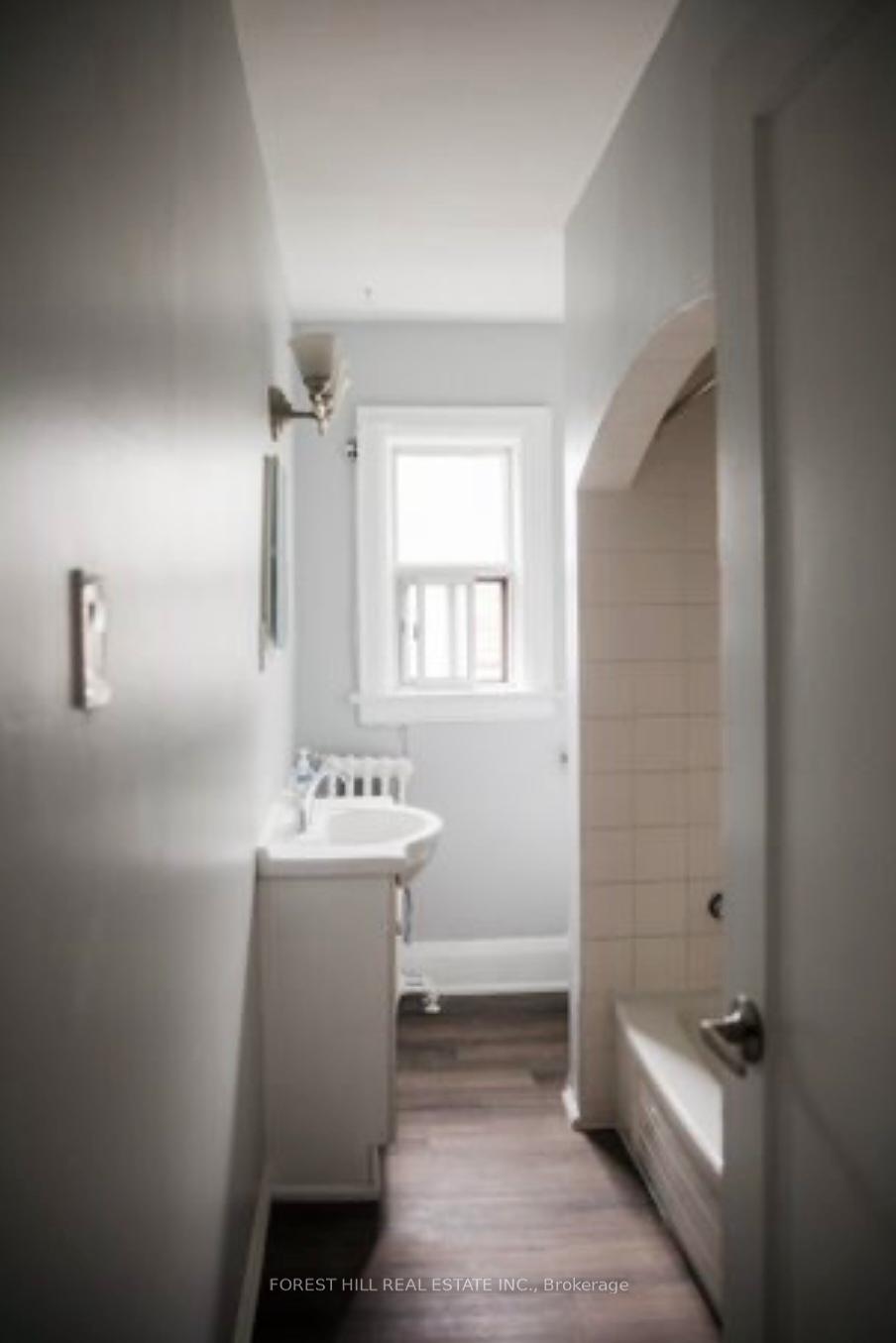 Photo 1 of Unit 2, 411 Spadina Road, Toronto, Forest Hill South — HOMEH