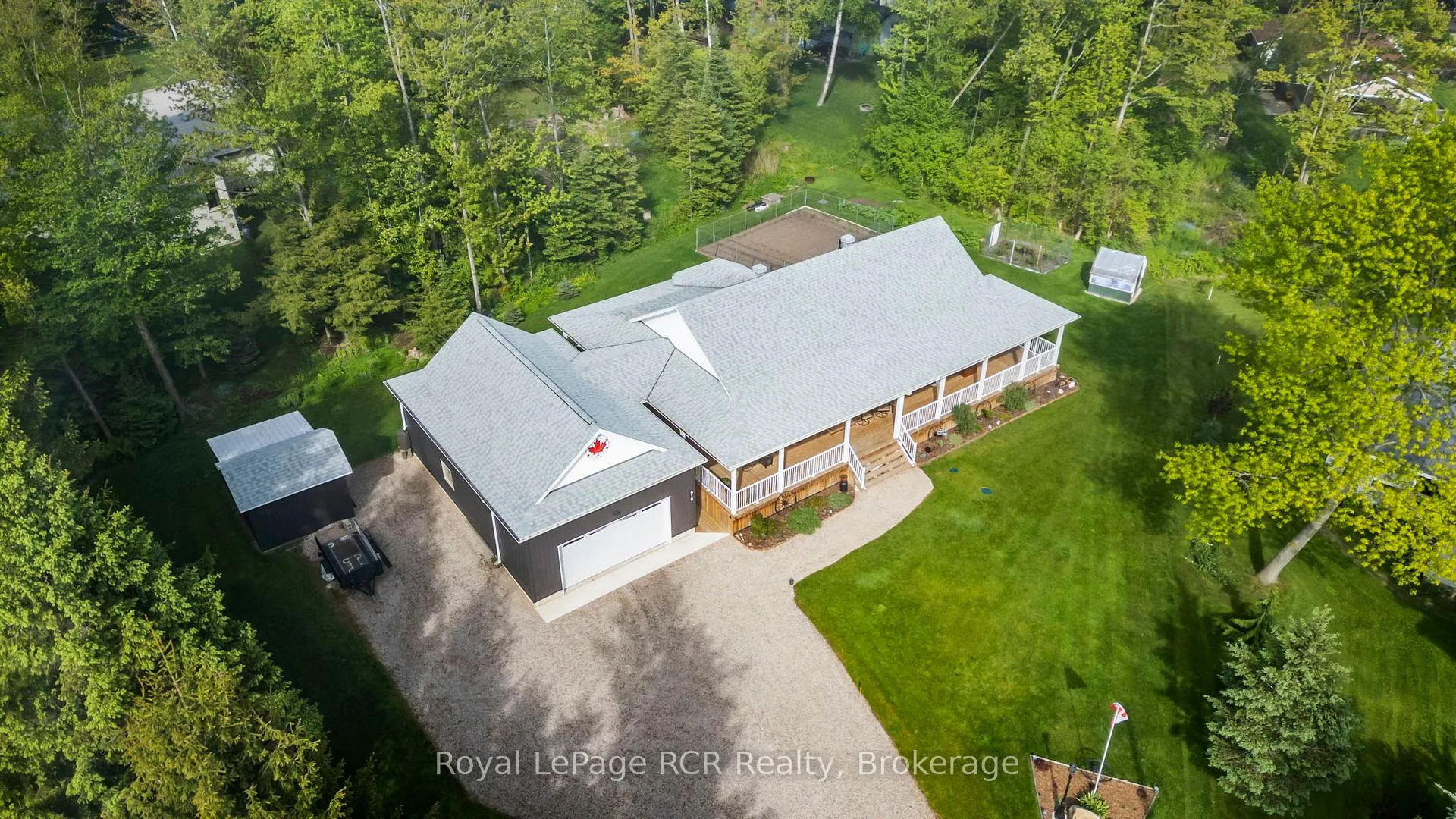 Photo 4 of 615 Cayuga Crescent, Huron-Kinloss — HOMEH