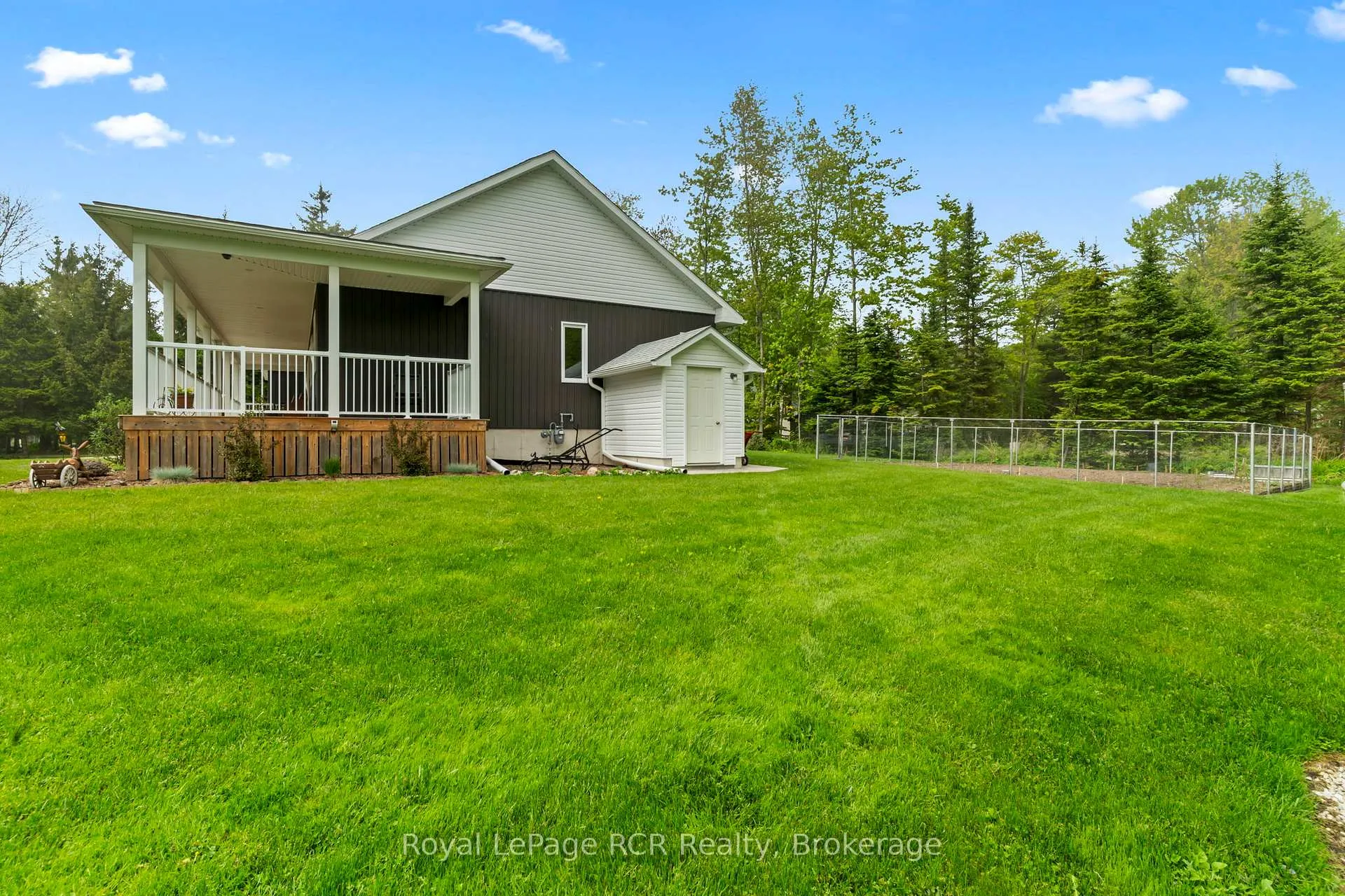 Photo 34 of 615 Cayuga Crescent, Huron-Kinloss — HOMEH
