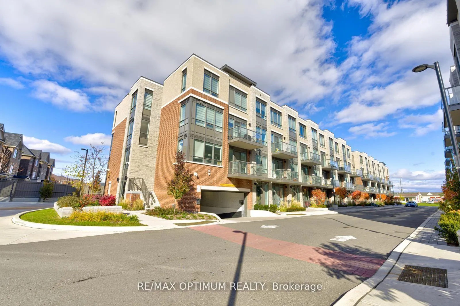 Photo 3 of Unit 339, 75 Attmar Drive, Brampton, Bram East — HOMEH