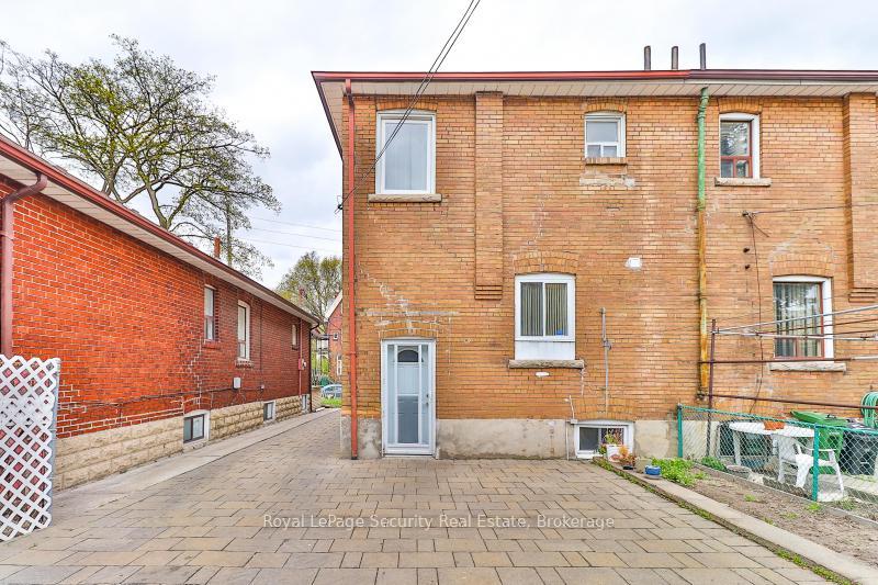 Photo 13 of 27 Sylvan Avenue, Toronto, Dufferin Grove — HOMEH