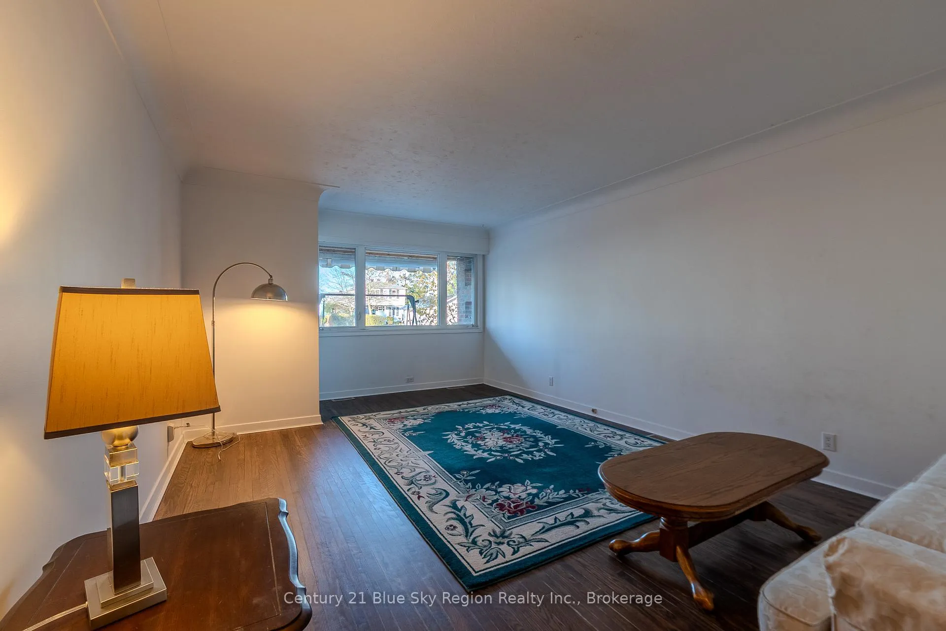 Photo 4 of 994 Premier Road, North Bay, Ferris — HOMEH