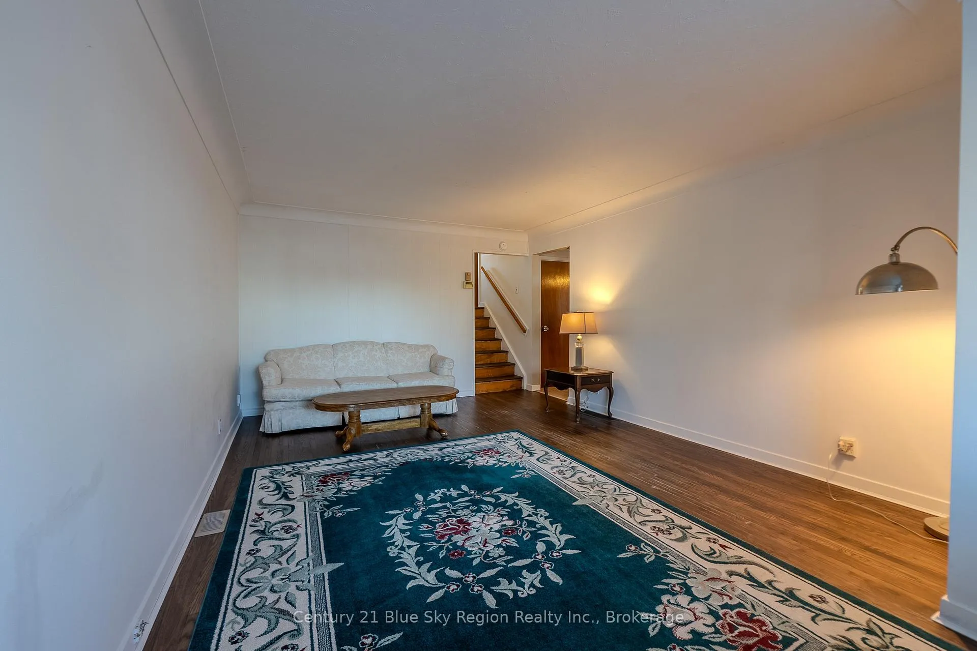Photo 5 of 994 Premier Road, North Bay, Ferris — HOMEH