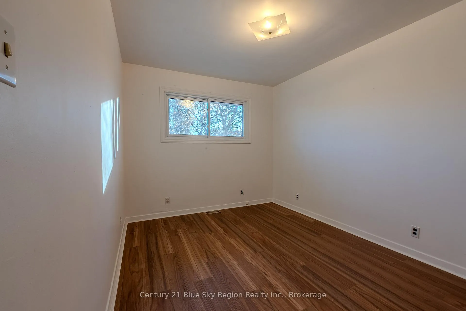Photo 20 of 994 Premier Road, North Bay, Ferris — HOMEH