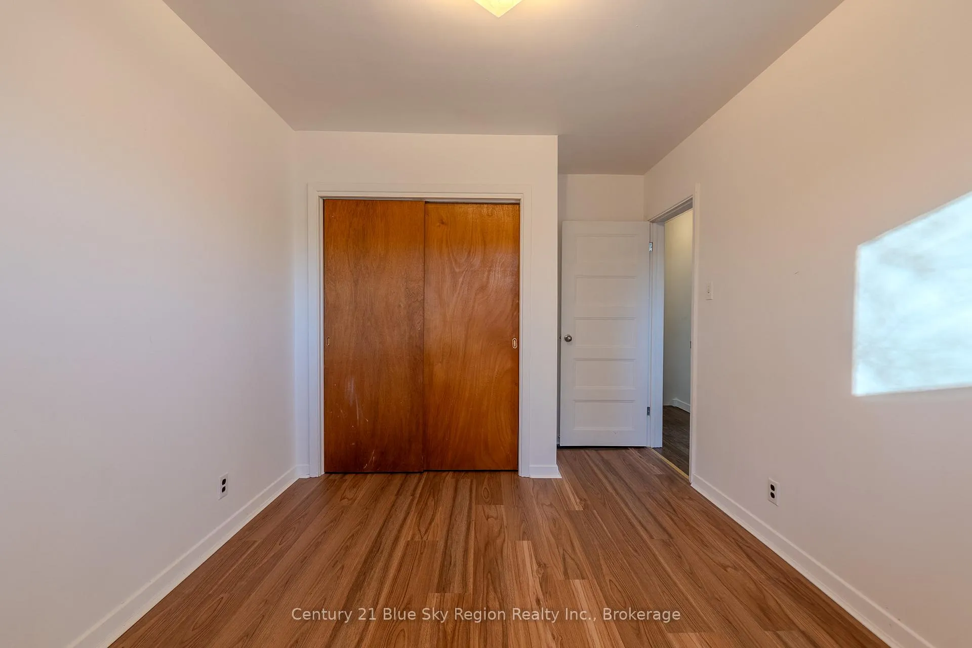 Photo 22 of 994 Premier Road, North Bay, Ferris — HOMEH