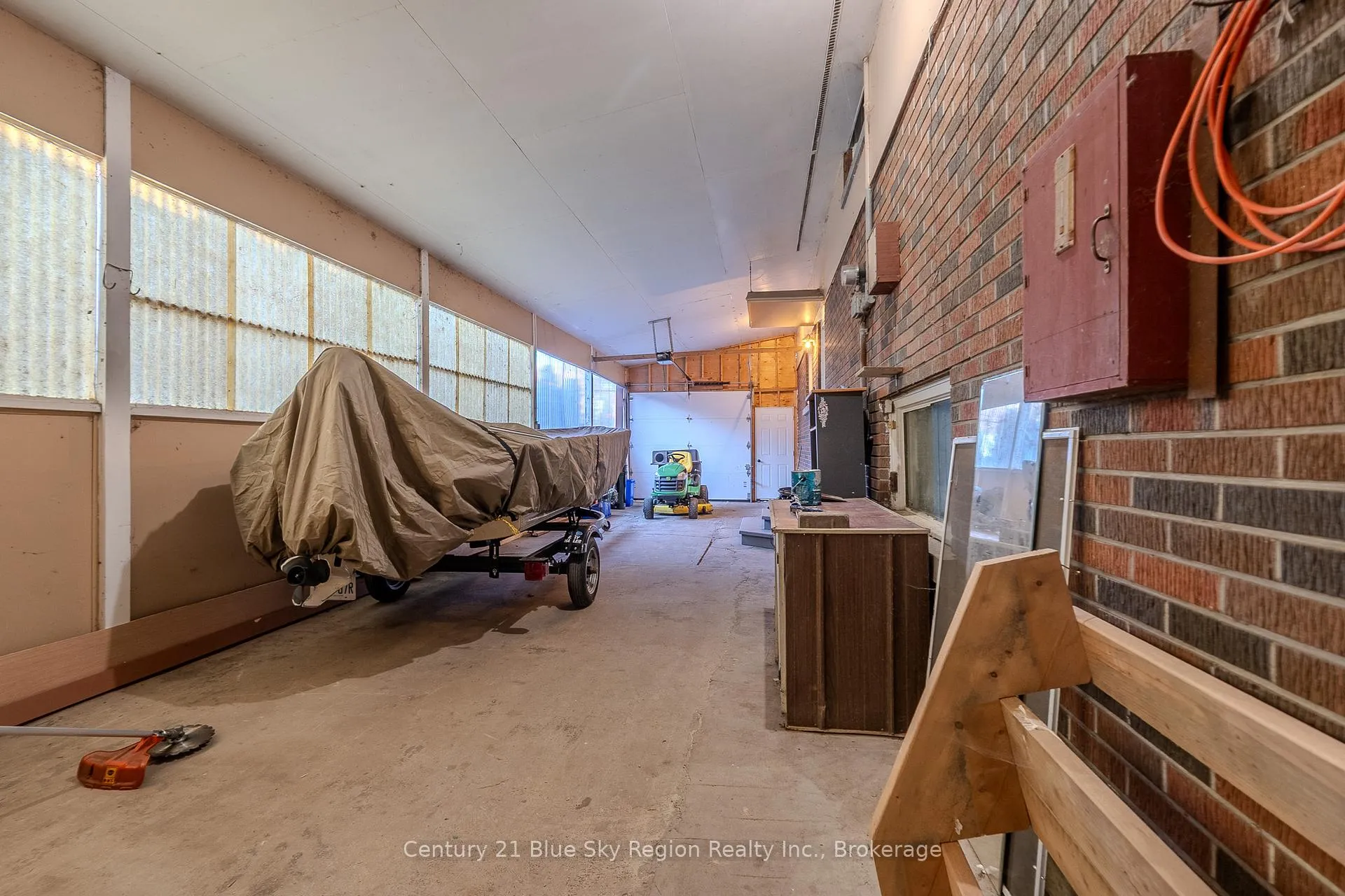Photo 27 of 994 Premier Road, North Bay, Ferris — HOMEH