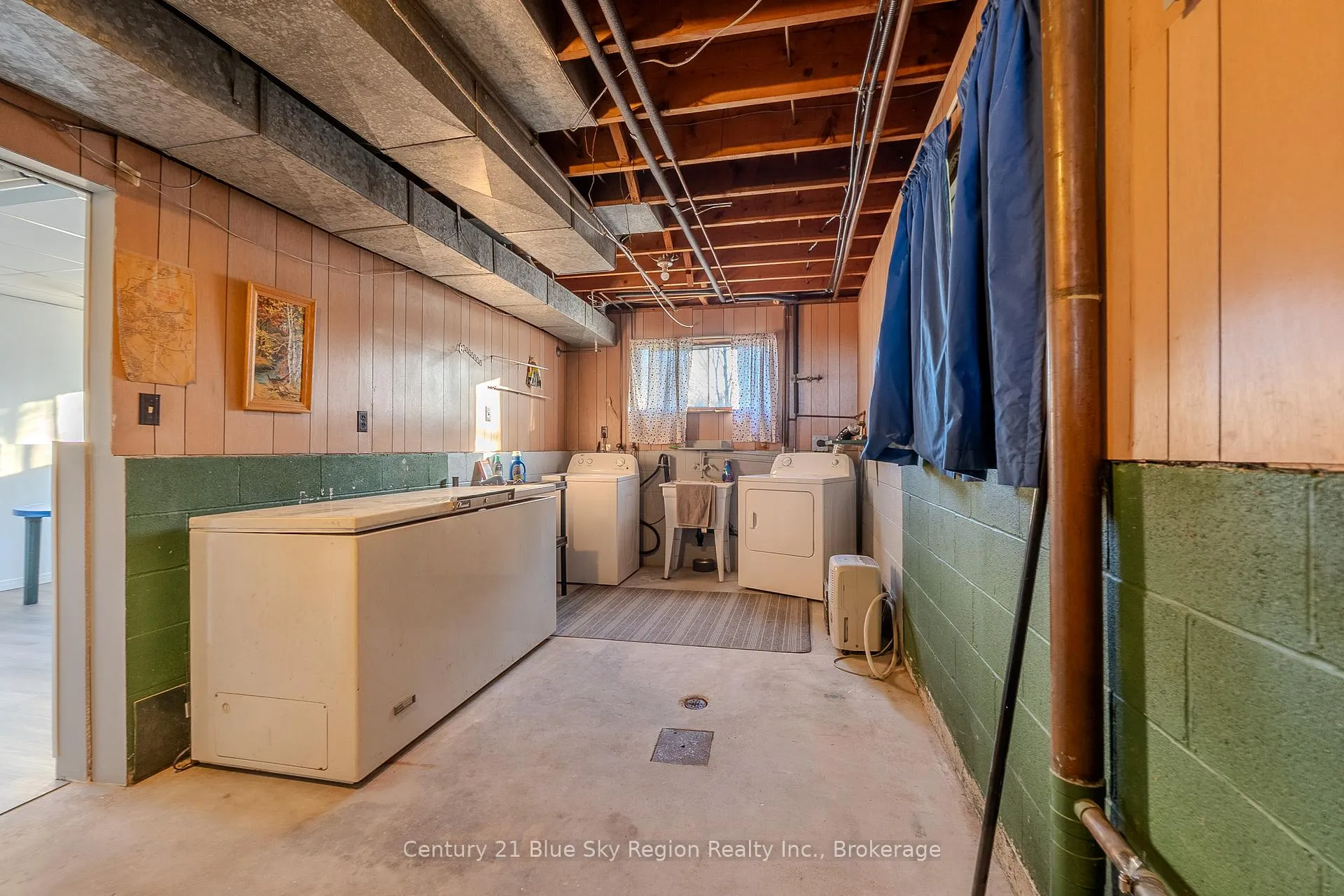 Photo 29 of 994 Premier Road, North Bay, Ferris — HOMEH