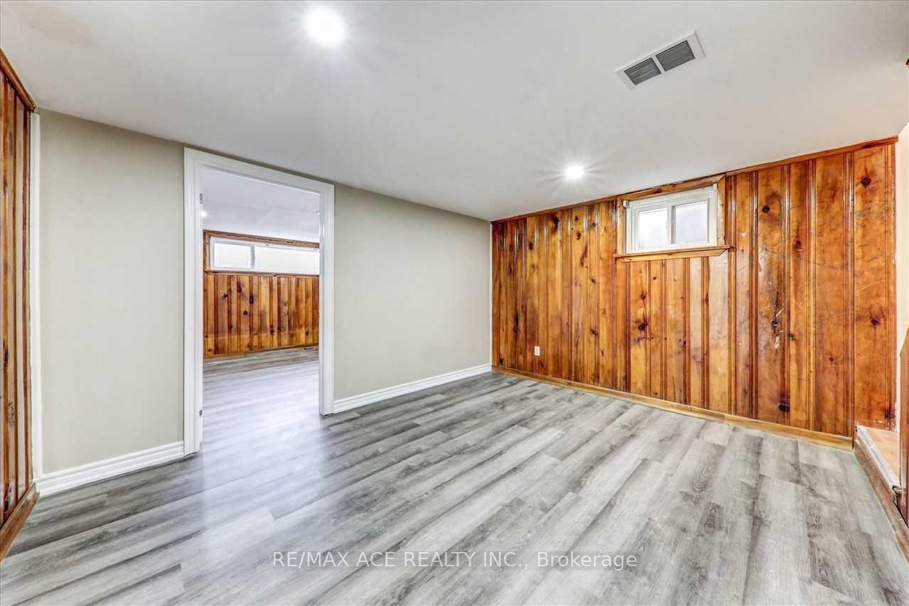 Photo 4 of Unit Bsmt, 50 Gully Drive, Scarborough, Bendale — HOMEH