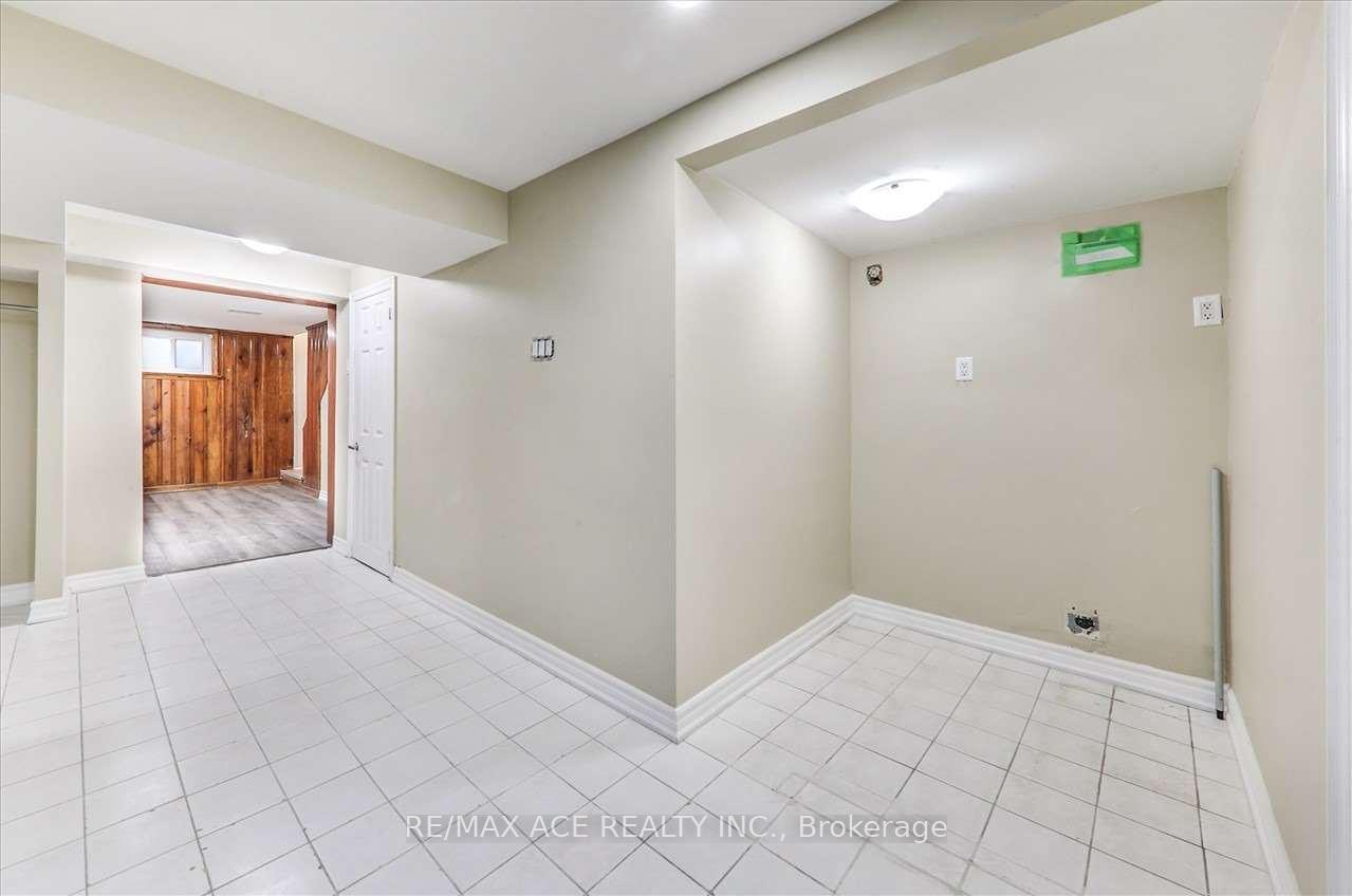 Photo 8 of Unit Bsmt, 50 Gully Drive, Scarborough, Bendale — HOMEH