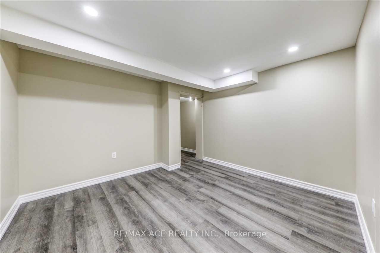 Photo 10 of Unit Bsmt, 50 Gully Drive, Scarborough, Bendale — HOMEH