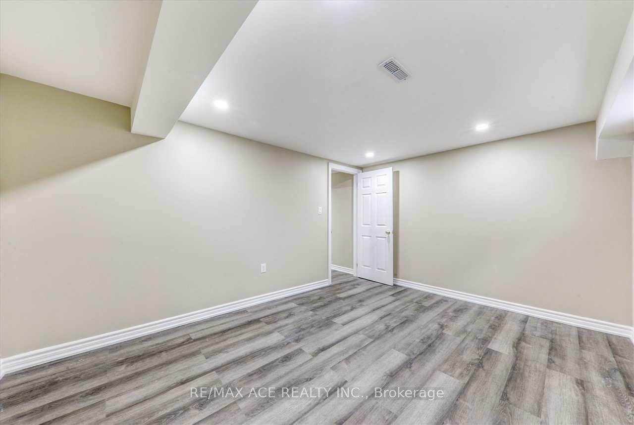 Photo 13 of Unit Bsmt, 50 Gully Drive, Scarborough, Bendale — HOMEH