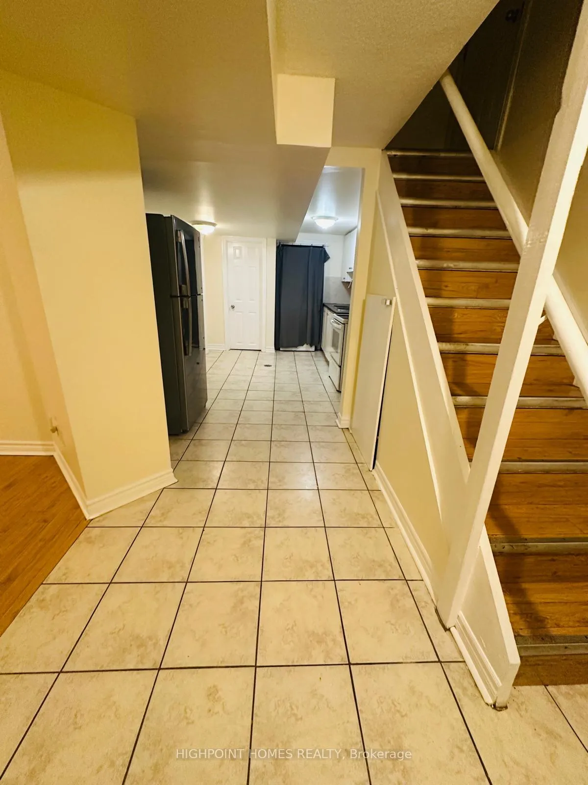 Photo 3 of Unit Bsmt, 2 William Honey Crescent, Markham, Middlefield — HOMEH
