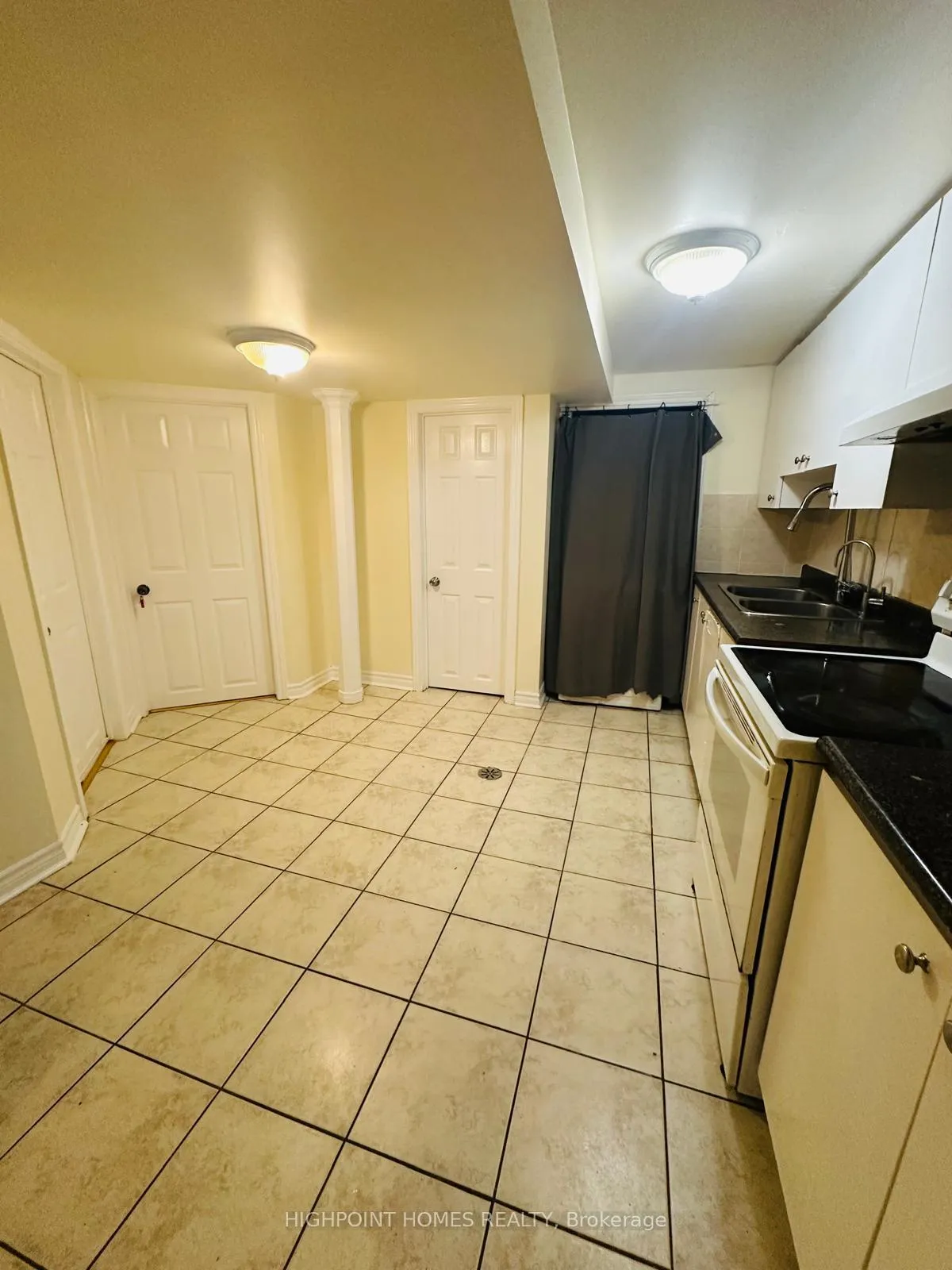 Photo 8 of Unit Bsmt, 2 William Honey Crescent, Markham, Middlefield — HOMEH