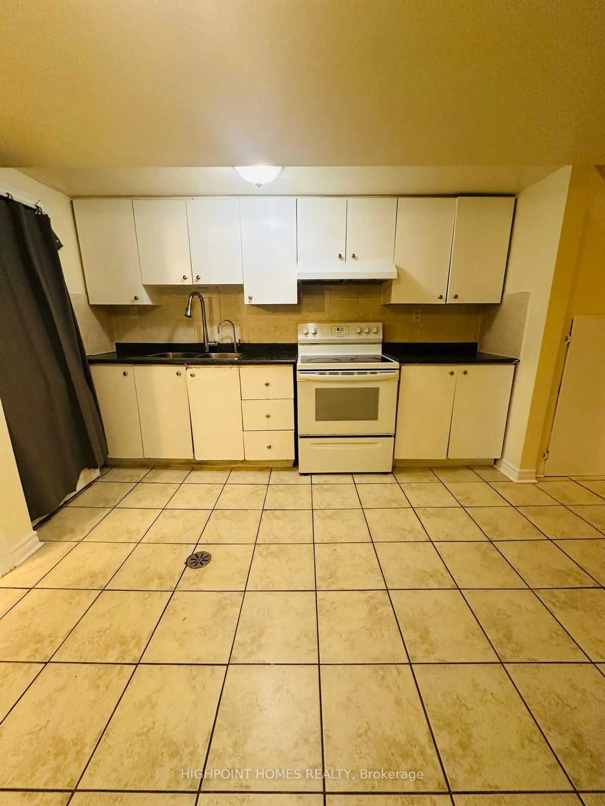 Photo 10 of Unit Bsmt, 2 William Honey Crescent, Markham, Middlefield — HOMEH