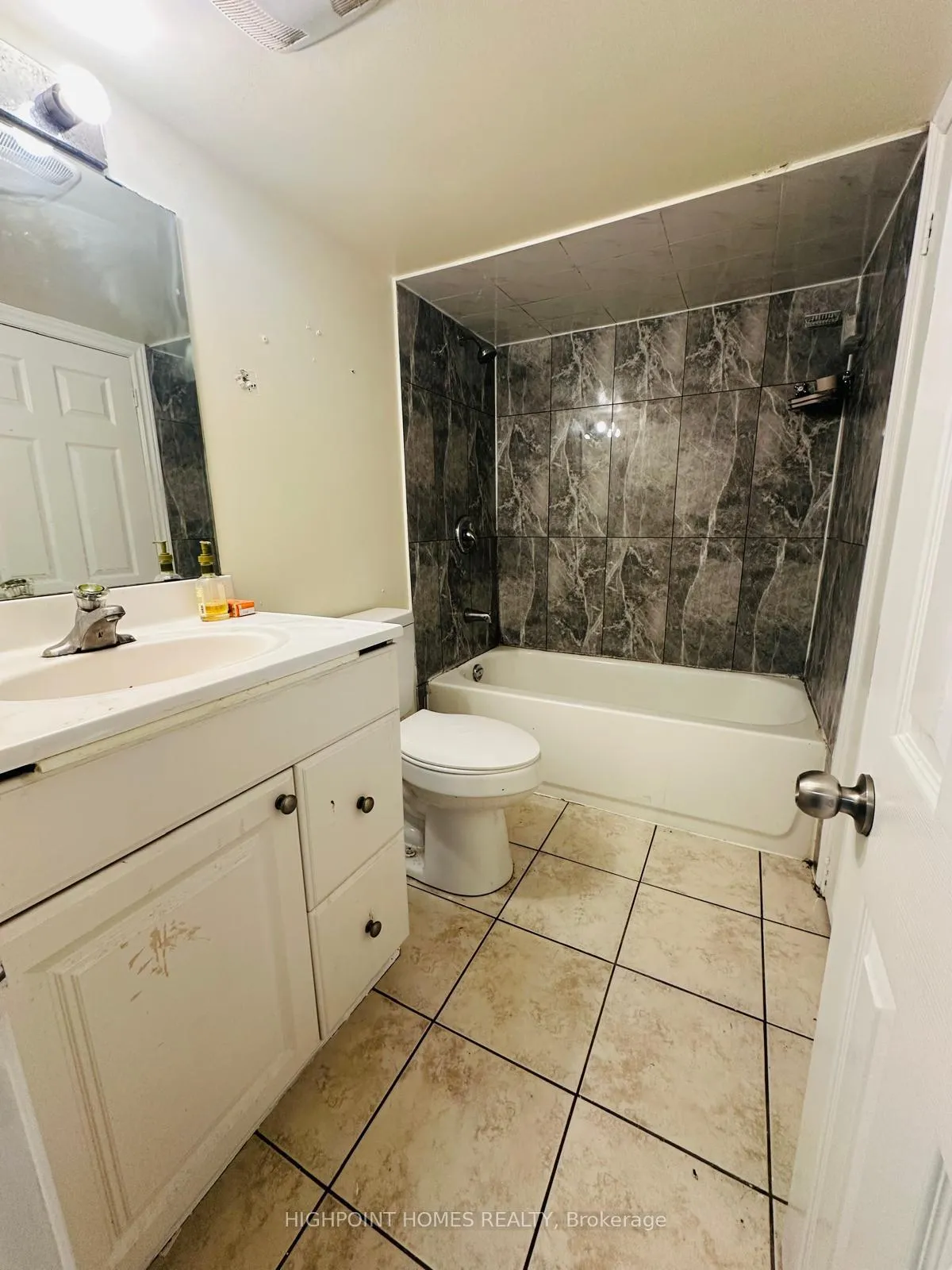 Photo 12 of Unit Bsmt, 2 William Honey Crescent, Markham, Middlefield — HOMEH