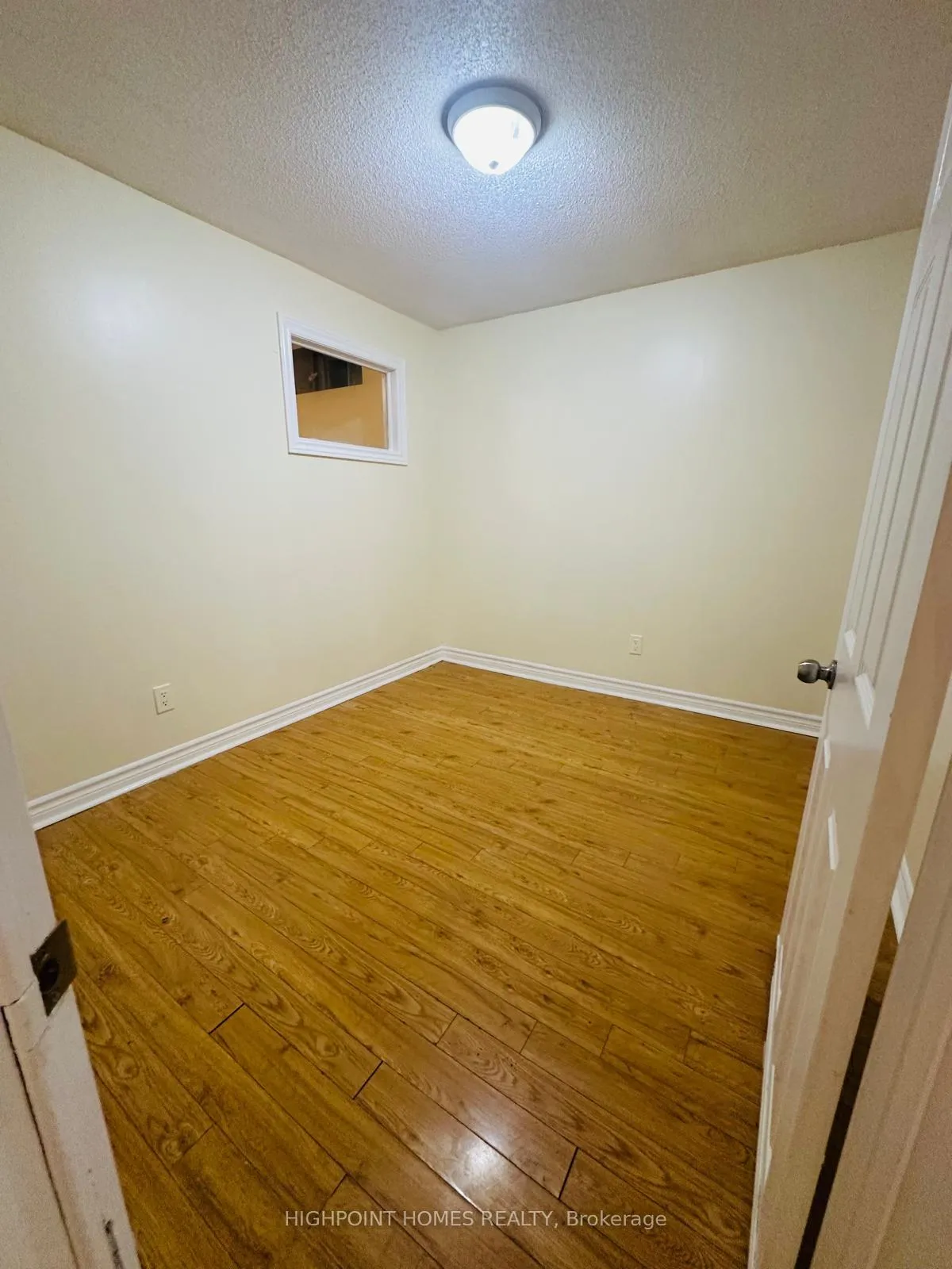 Photo 15 of Unit Bsmt, 2 William Honey Crescent, Markham, Middlefield — HOMEH
