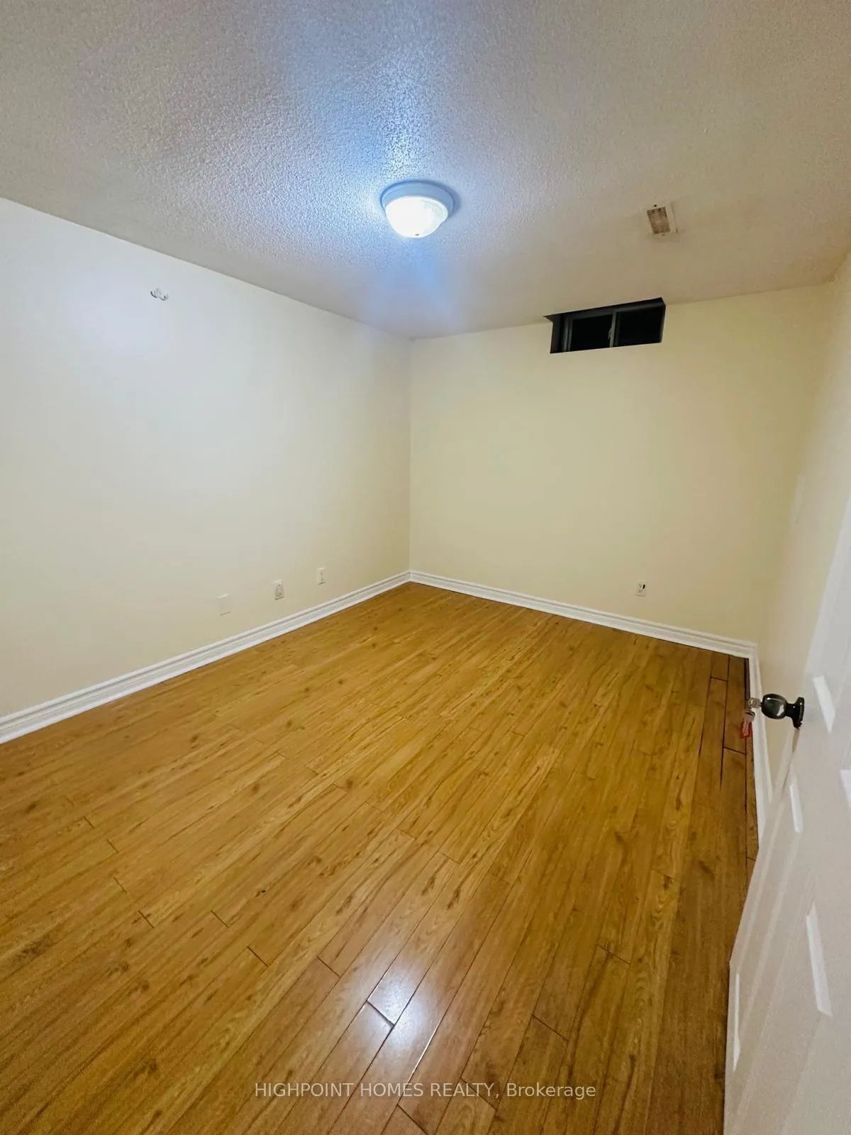 Photo 17 of Unit Bsmt, 2 William Honey Crescent, Markham, Middlefield — HOMEH