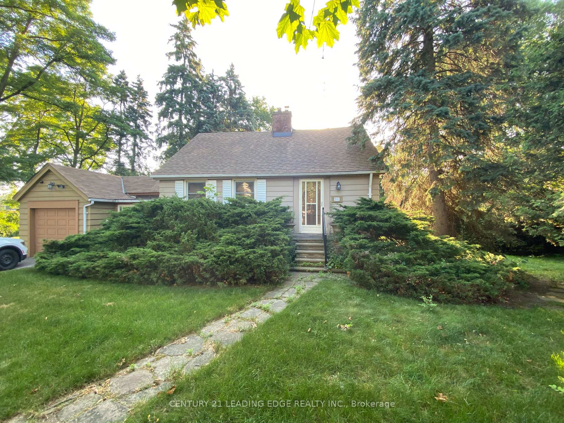 Front of 21 Faircroft Boulevard