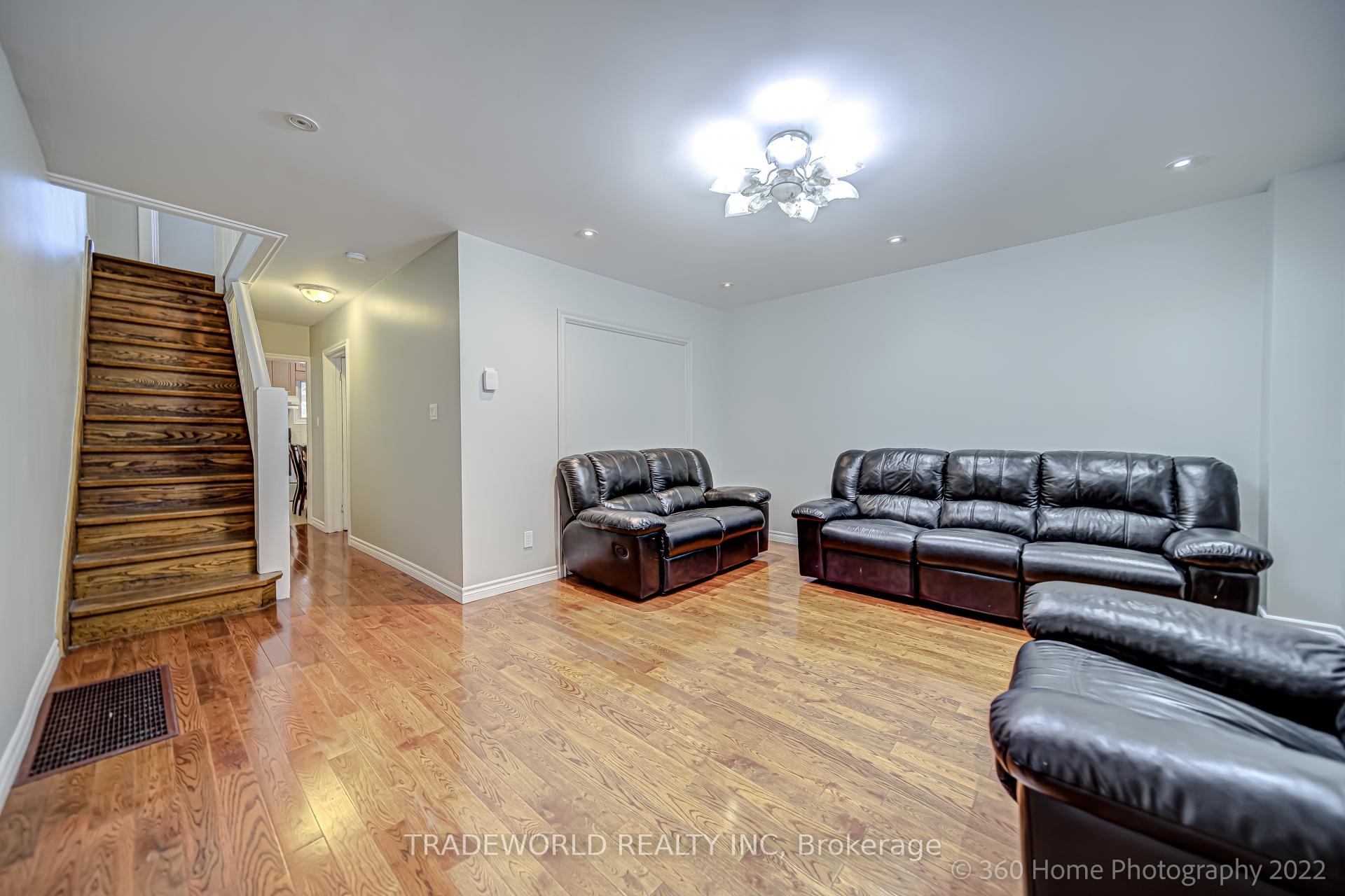 Photo 3 of 937 Gerrard Street E, Toronto, South Riverdale — HOMEH