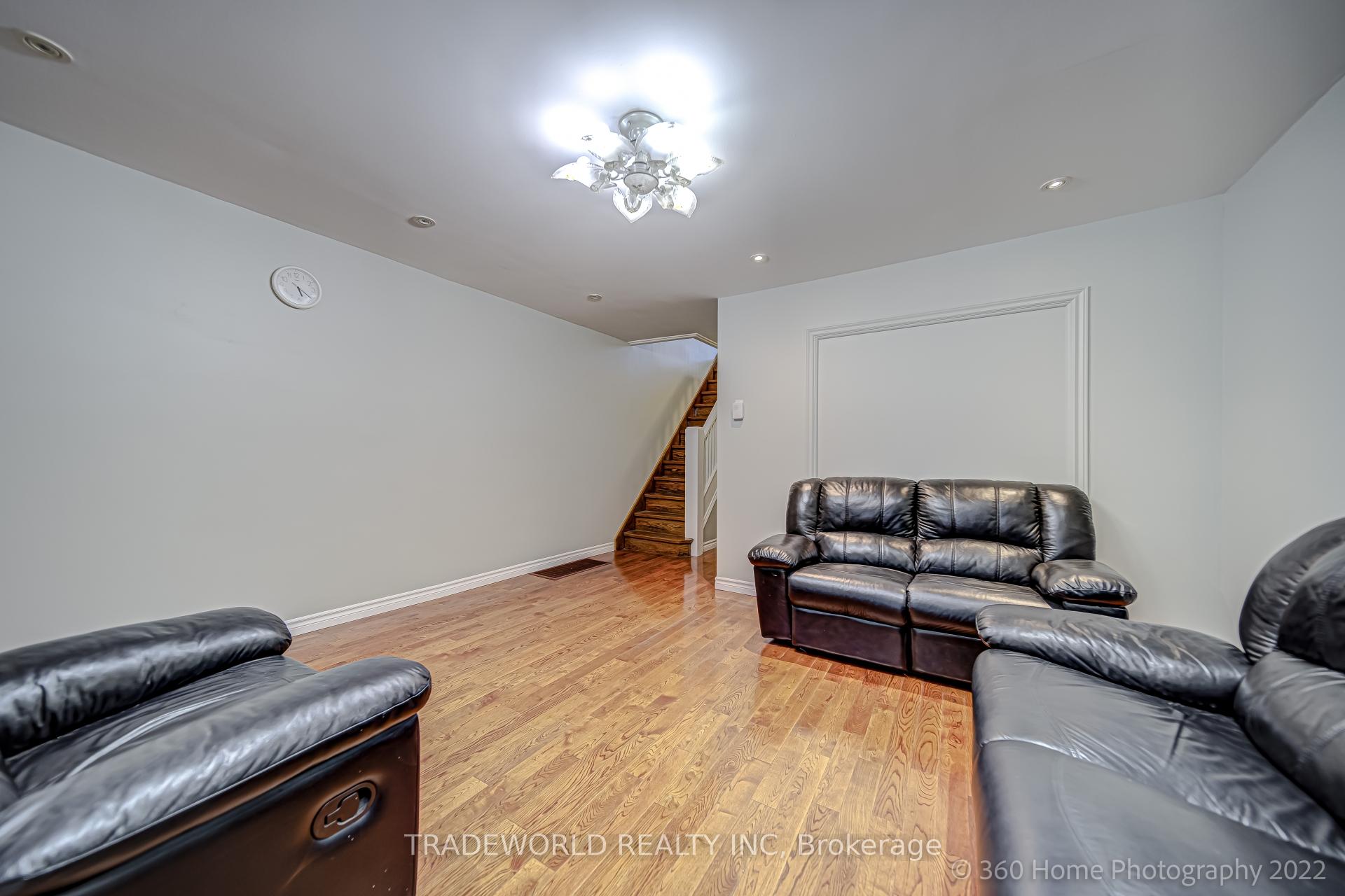 Photo 5 of 937 Gerrard Street E, Toronto, South Riverdale — HOMEH