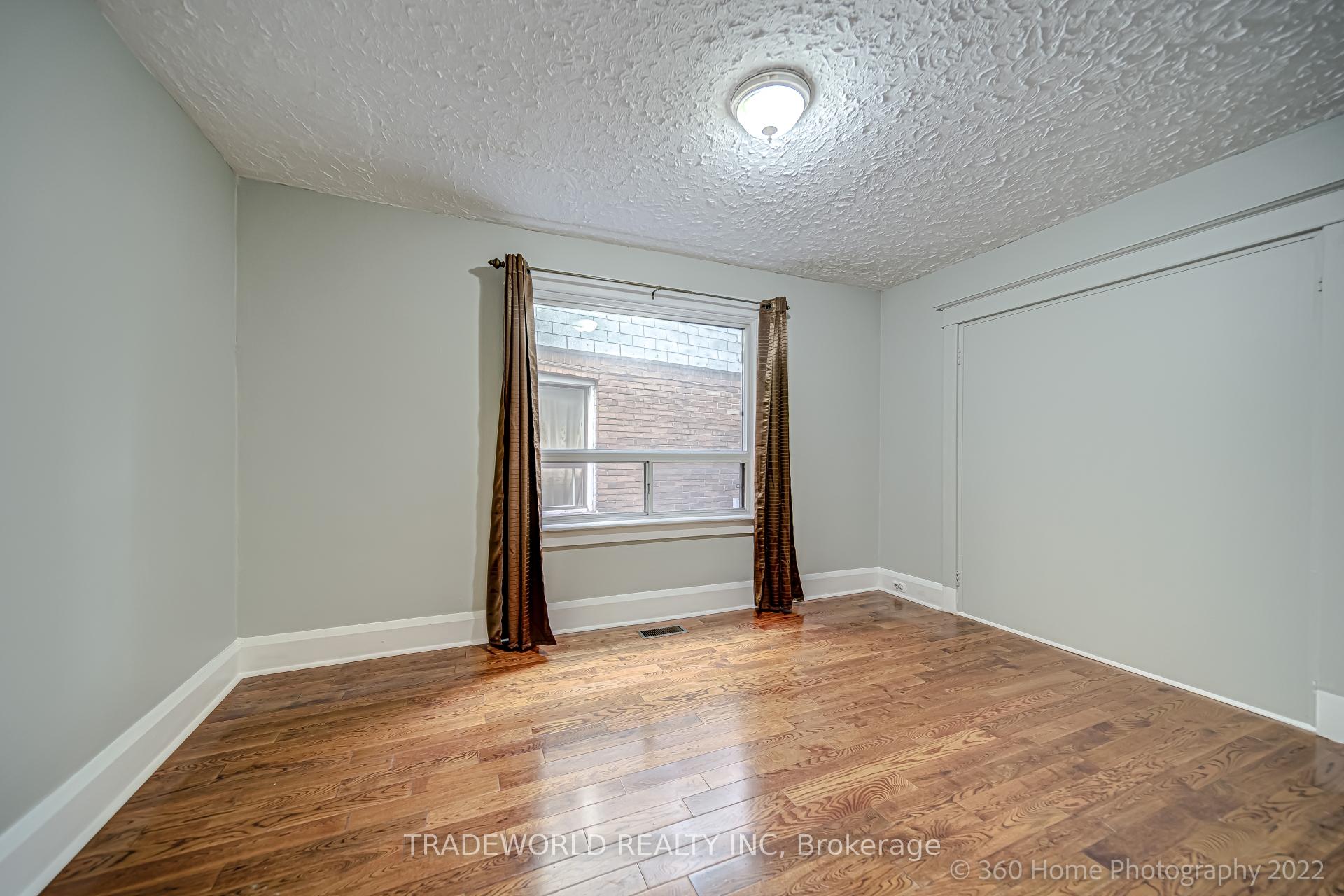 Photo 6 of 937 Gerrard Street E, Toronto, South Riverdale — HOMEH