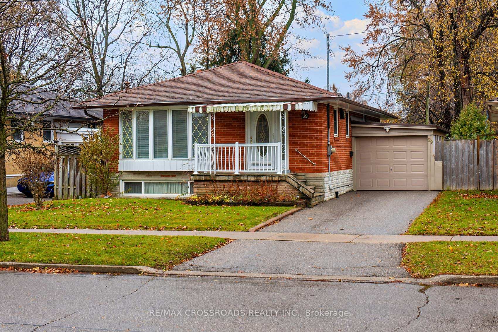 Photo 1 of 39 Pandora Circle, Scarborough, Woburn — HOMEH