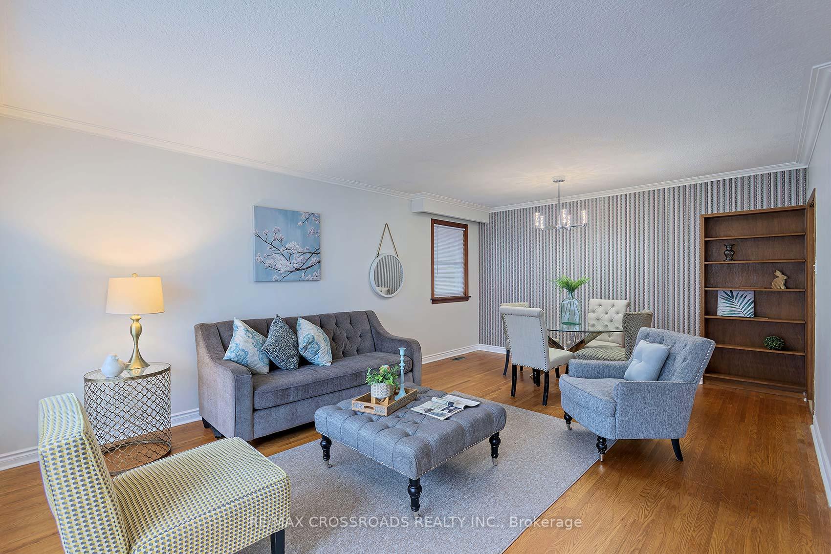 Photo 4 of 39 Pandora Circle, Scarborough, Woburn — HOMEH