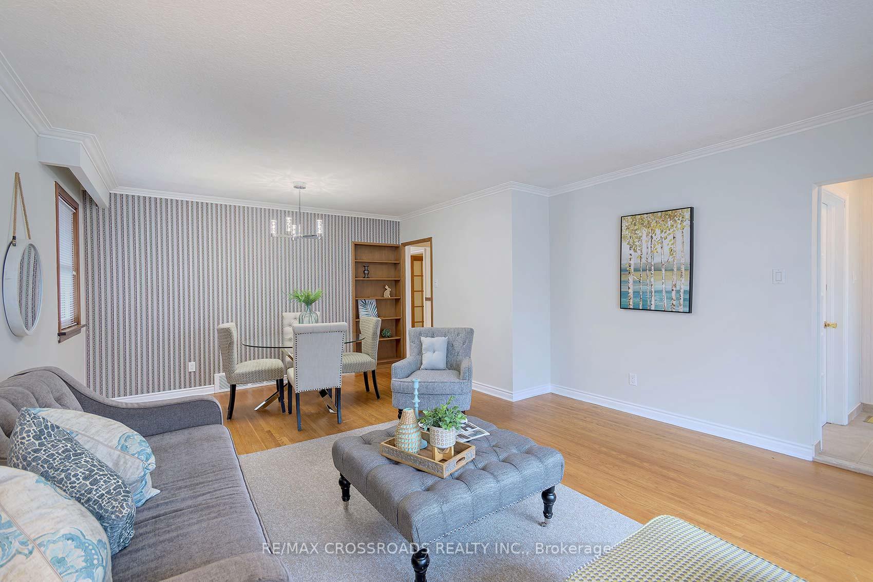 Photo 6 of 39 Pandora Circle, Scarborough, Woburn — HOMEH