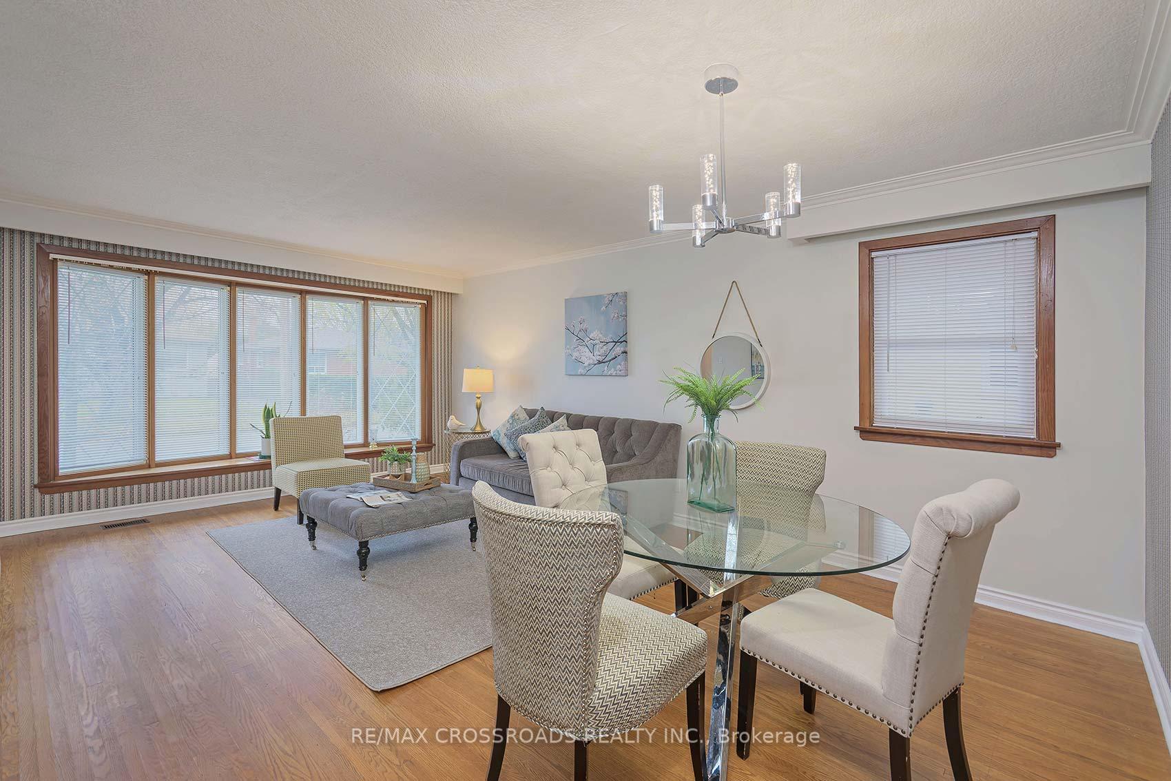 Photo 12 of 39 Pandora Circle, Scarborough, Woburn — HOMEH
