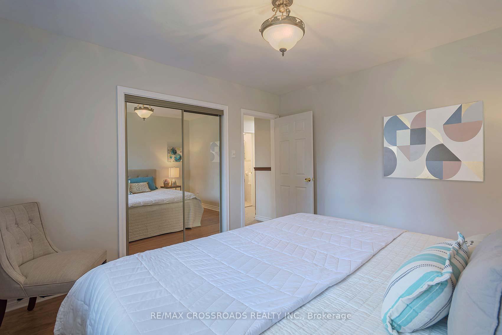 Photo 16 of 39 Pandora Circle, Scarborough, Woburn — HOMEH