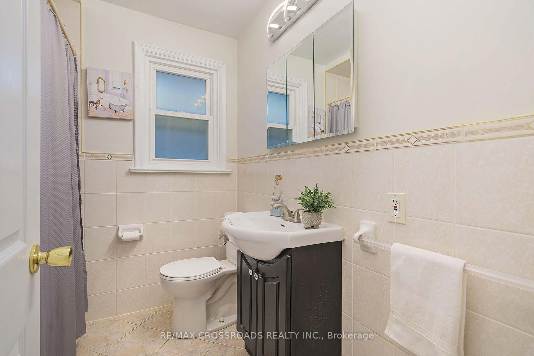 Photo 21 of 39 Pandora Circle, Scarborough, Woburn — HOMEH