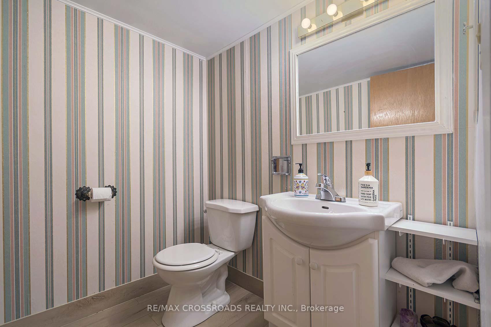 Photo 35 of 39 Pandora Circle, Scarborough, Woburn — HOMEH