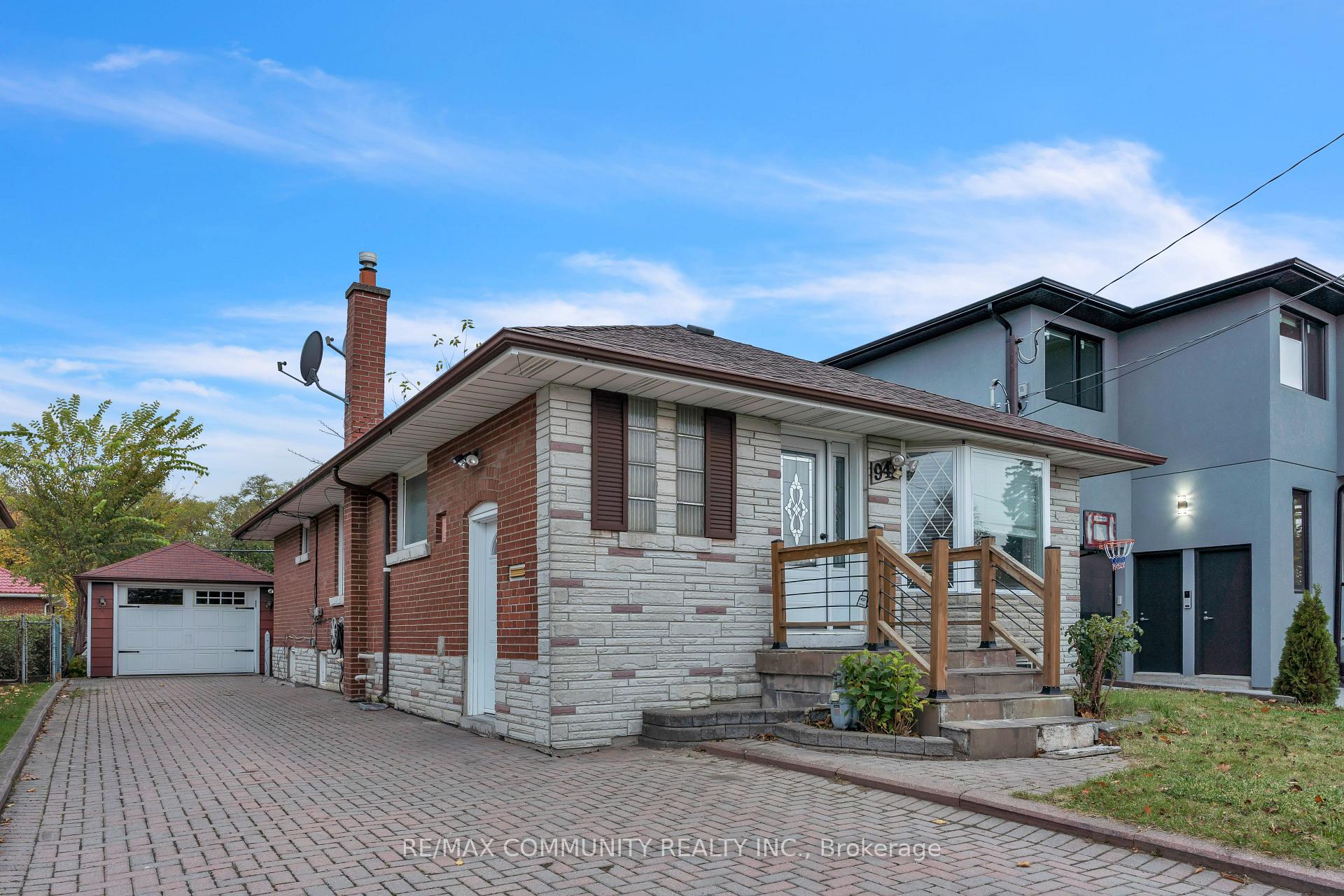 Front of Unit Main, 94 Waringstown Drive