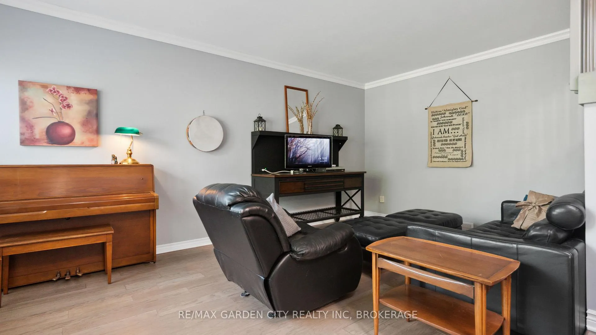 Photo 3 of 6276 Moretta Drive, Niagara Falls, Stamford — HOMEH