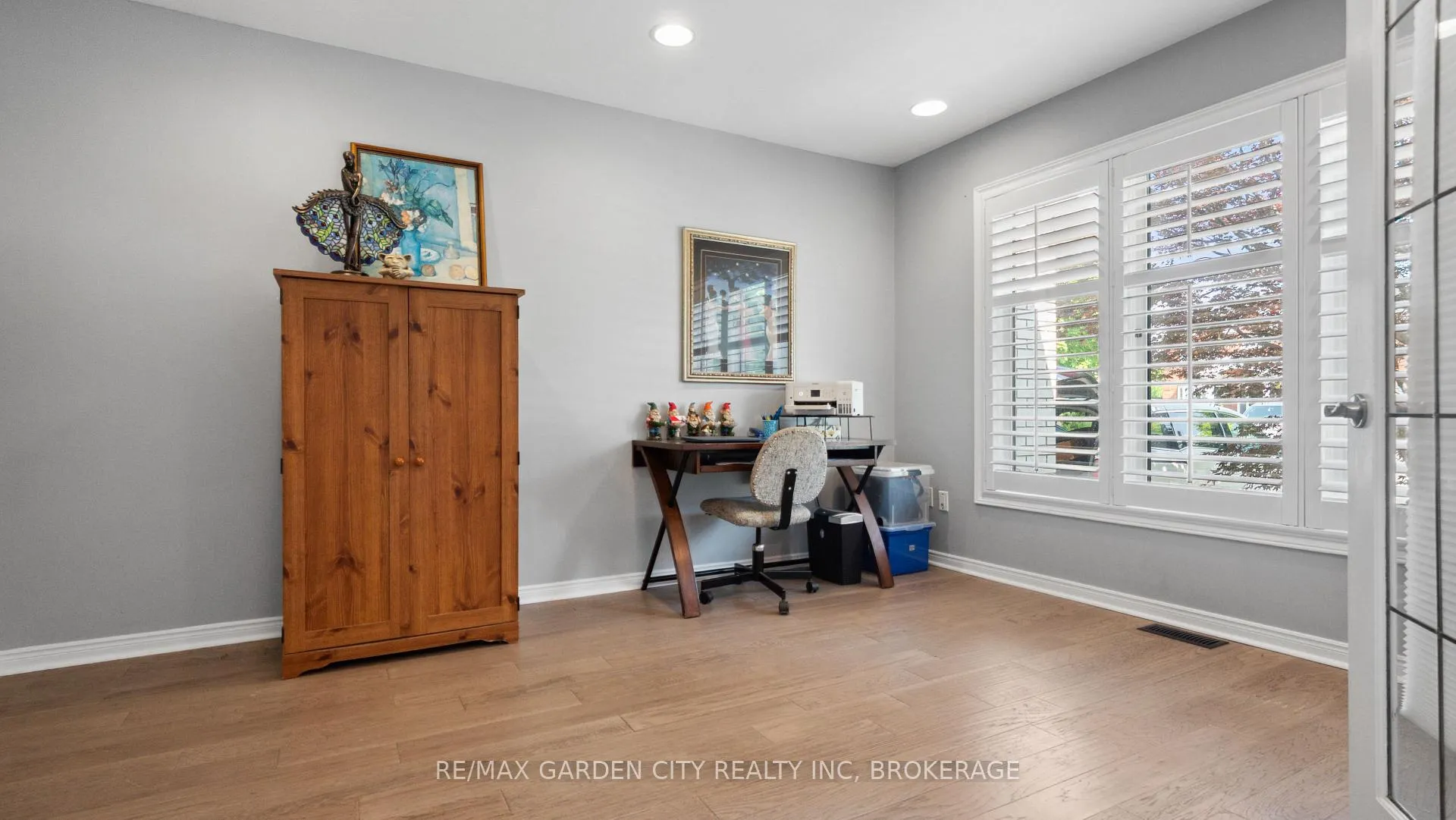 Photo 4 of 6276 Moretta Drive, Niagara Falls, Stamford — HOMEH
