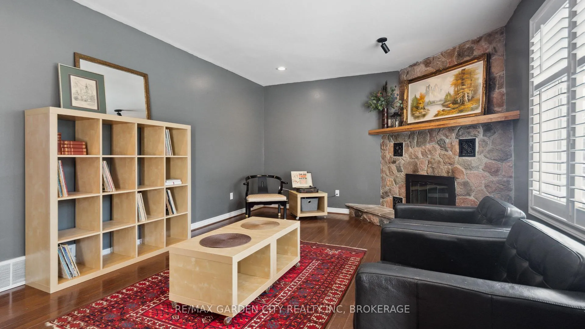 Photo 5 of 6276 Moretta Drive, Niagara Falls, Stamford — HOMEH