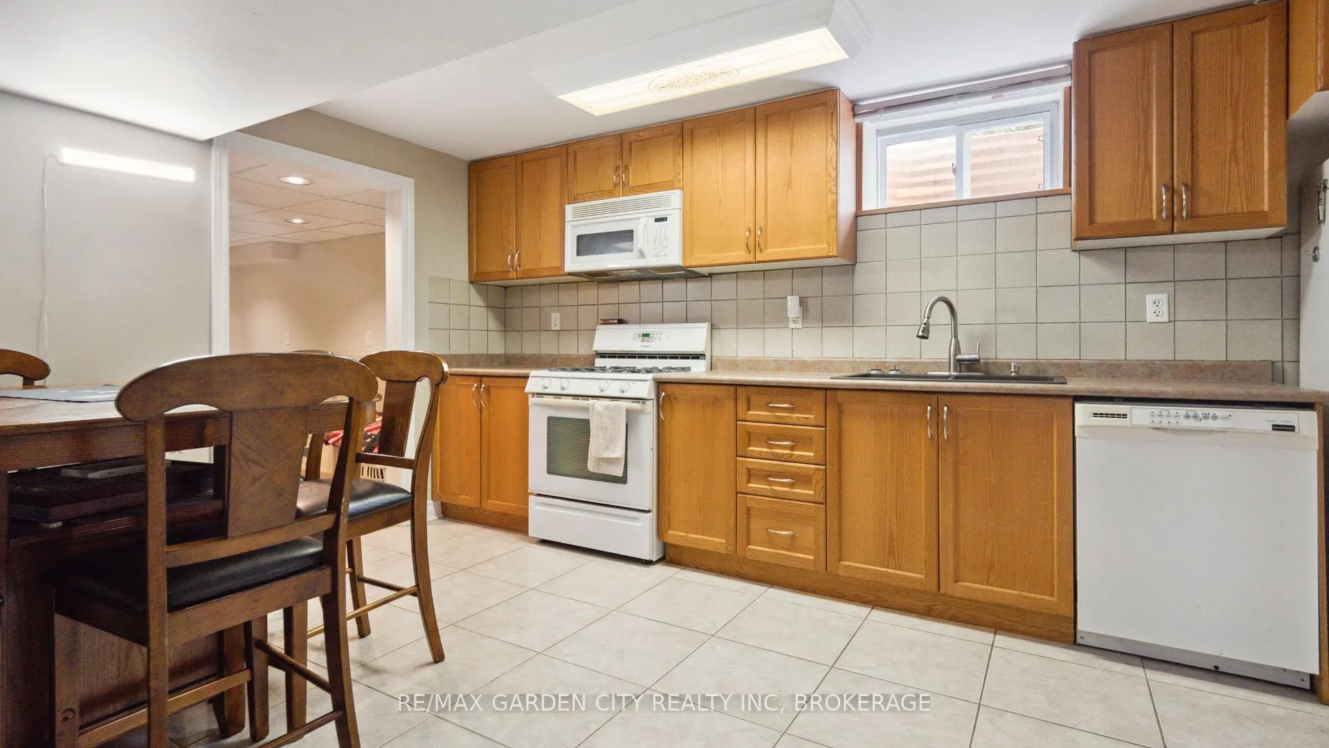 Photo 18 of 6276 Moretta Drive, Niagara Falls, Stamford — HOMEH
