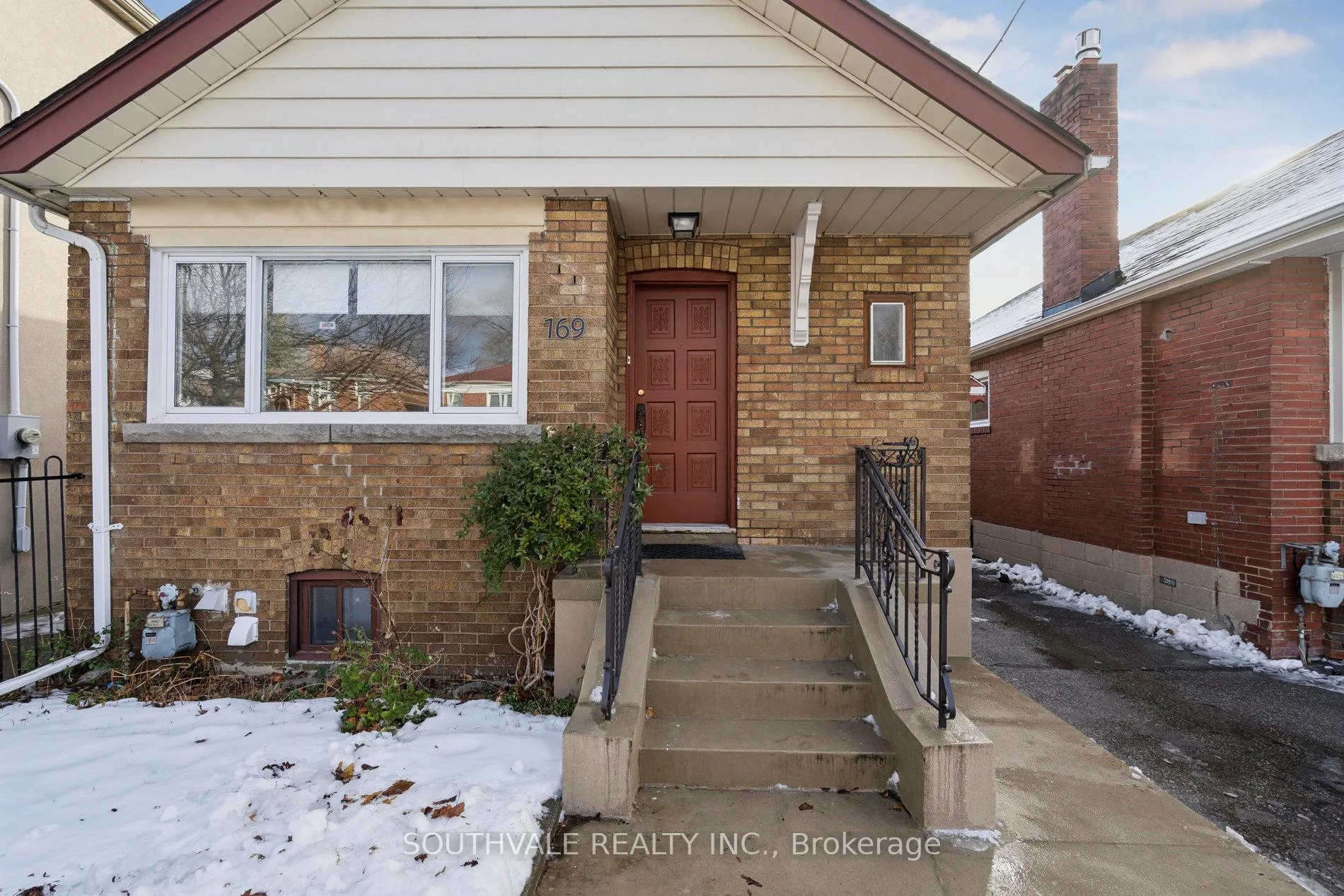 Photo 4 of 169 Torrens Avenue, Toronto, East York — HOMEH
