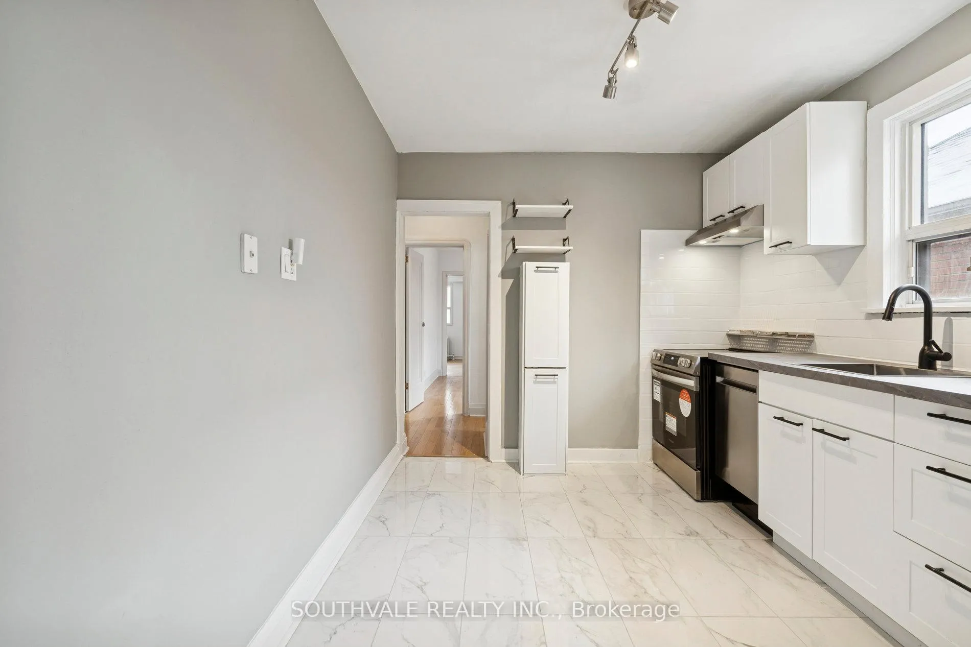 Photo 13 of 169 Torrens Avenue, Toronto, East York — HOMEH