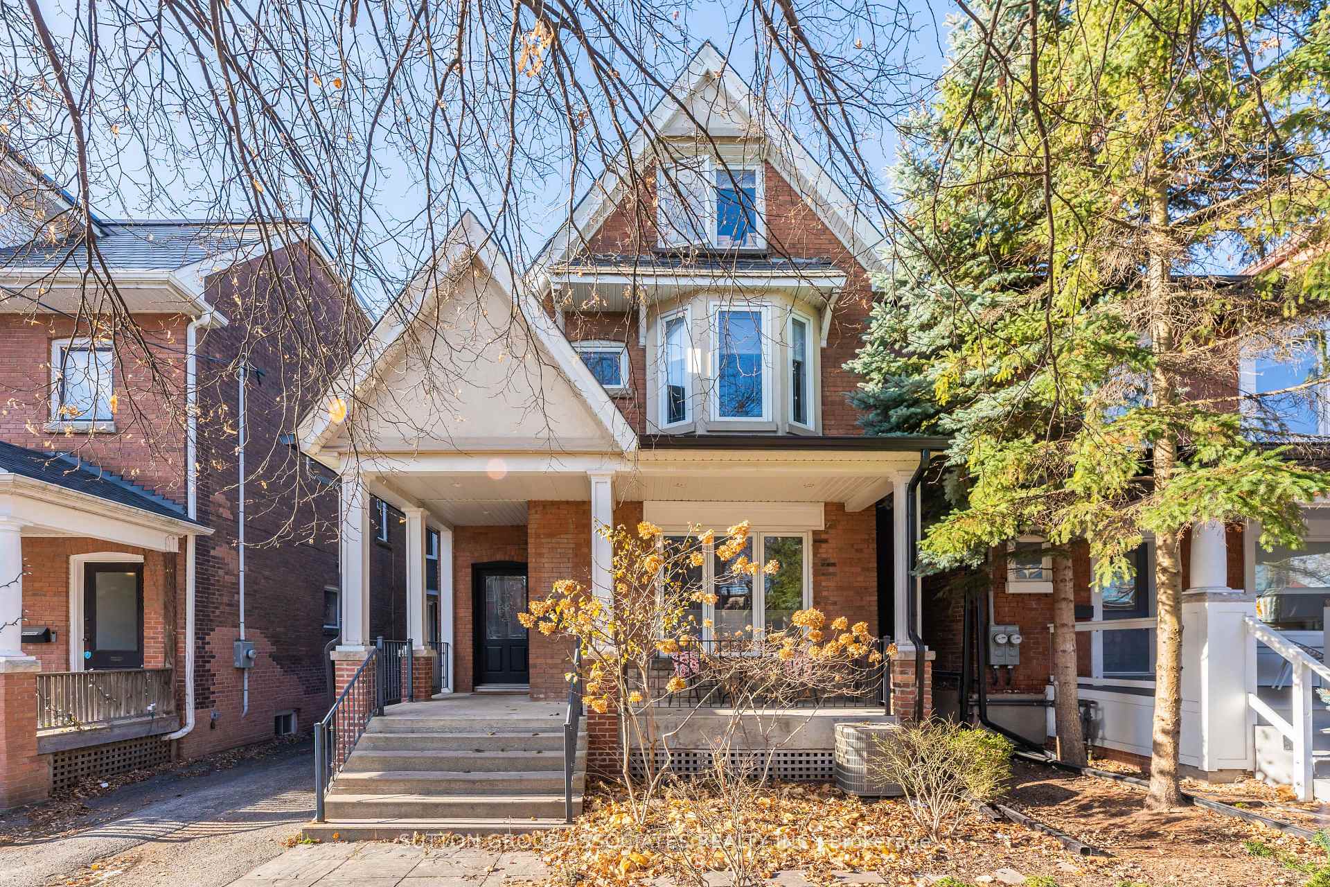 Front of Unit Main, 672 Huron Street