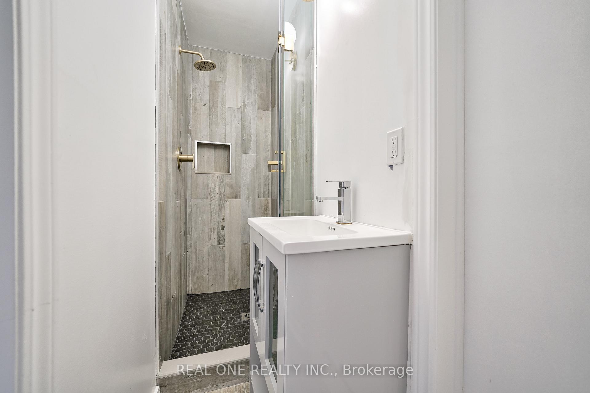 Photo 14 of Unit Upper, 19 Condor Avenue, Toronto, Blake-Jones — HOMEH